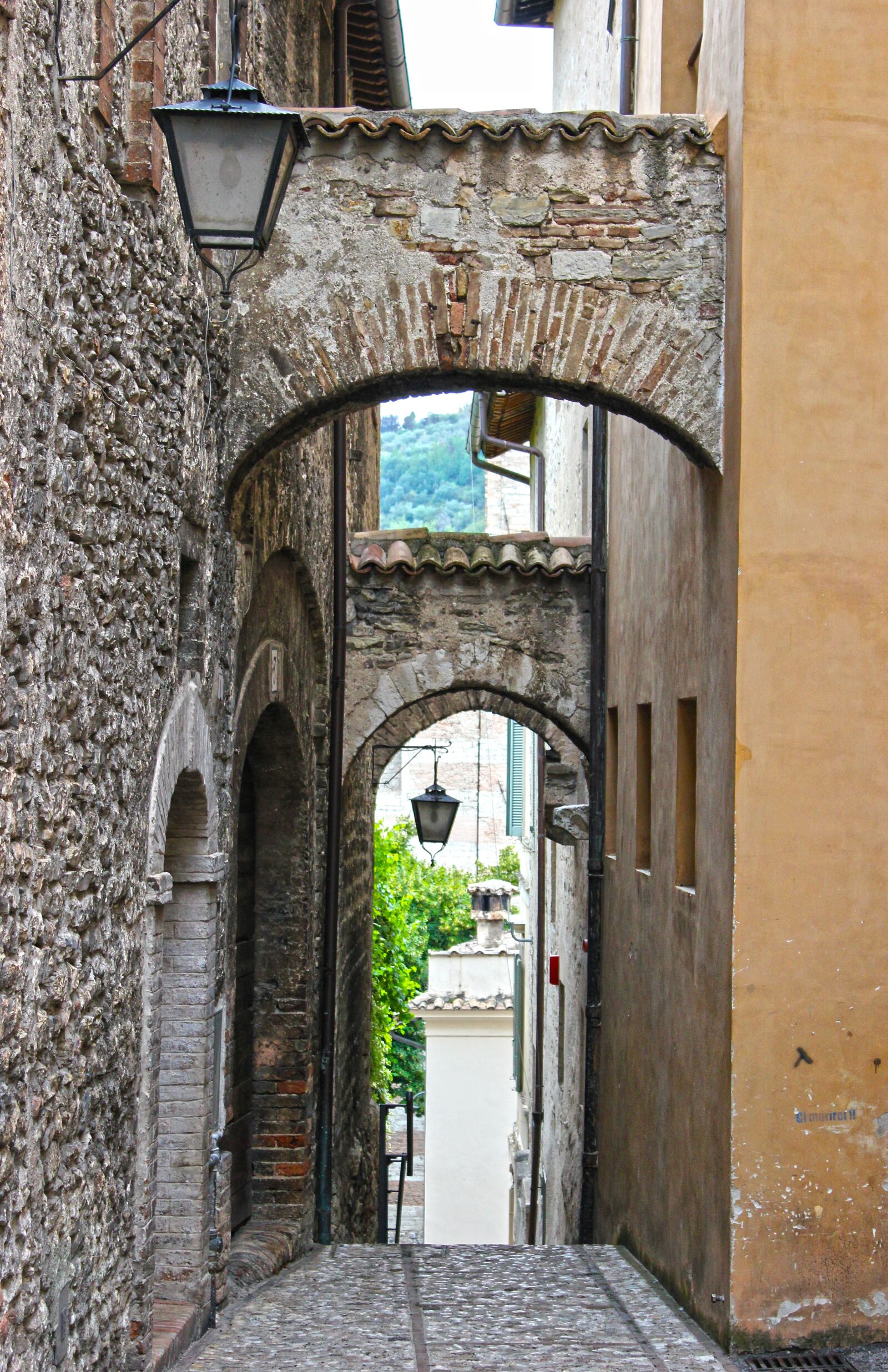 Canon EOS 550D (EOS Rebel T2i / EOS Kiss X4) sample photo. Ancient, archi, alley photography