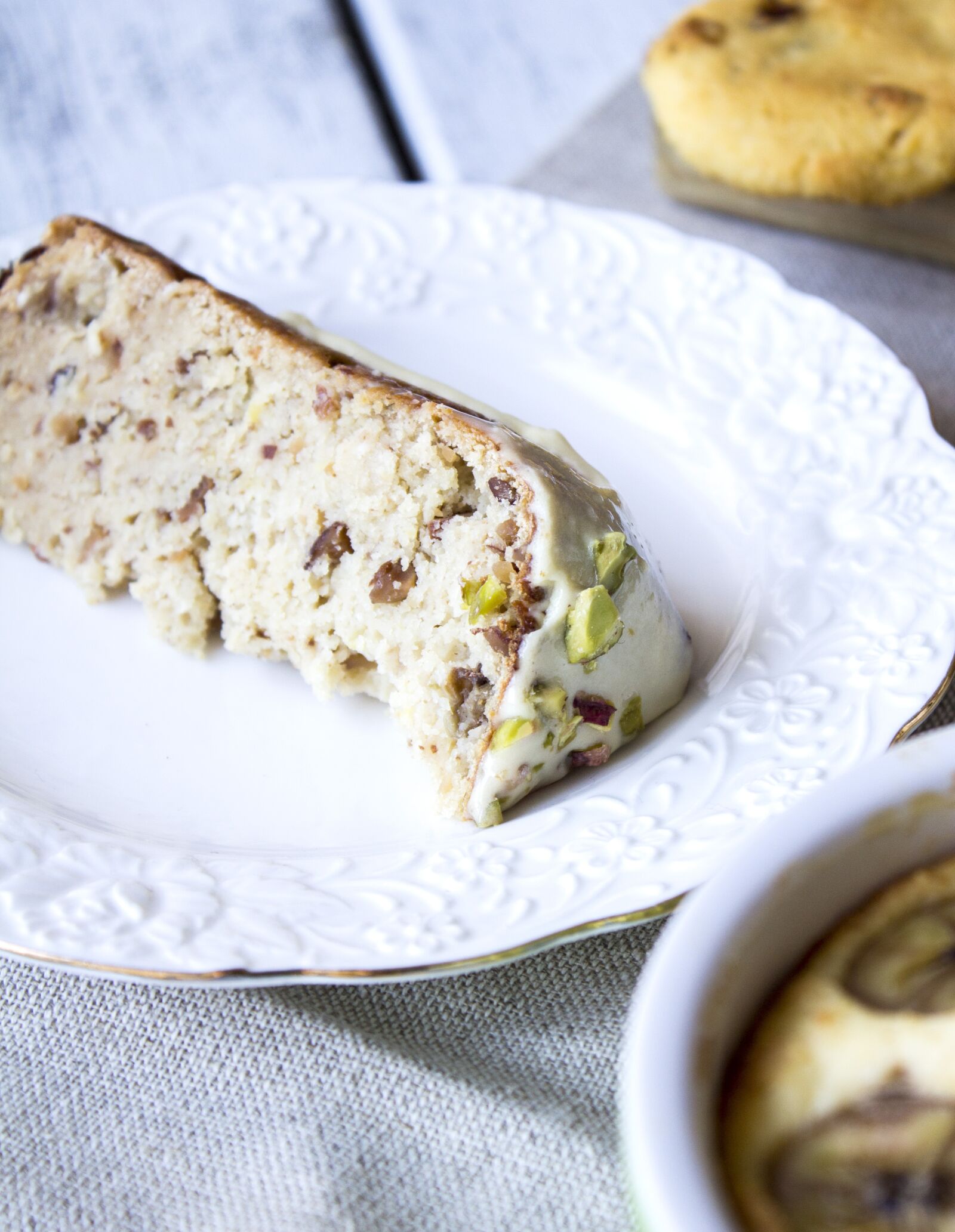 Canon EOS 600D (Rebel EOS T3i / EOS Kiss X5) sample photo. Easter, easter cake, baking photography