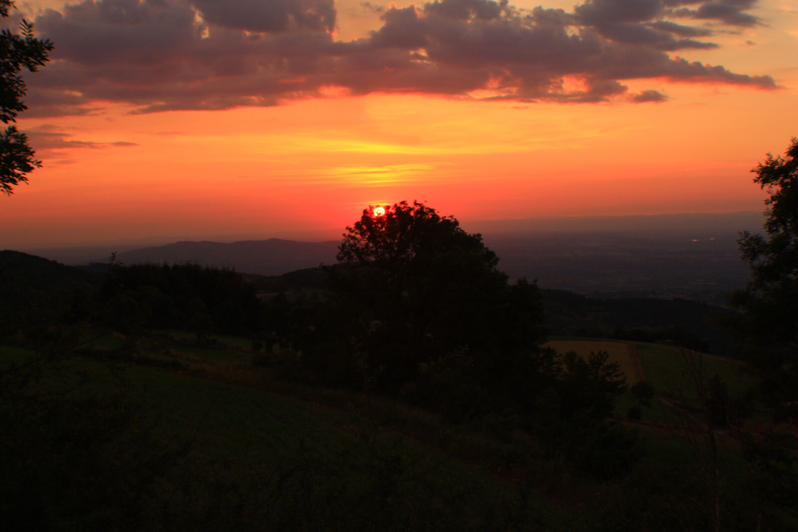 Canon EOS 4000D (EOS Rebel T100 / EOS 3000D) sample photo. Dawn, sun, landscape photography