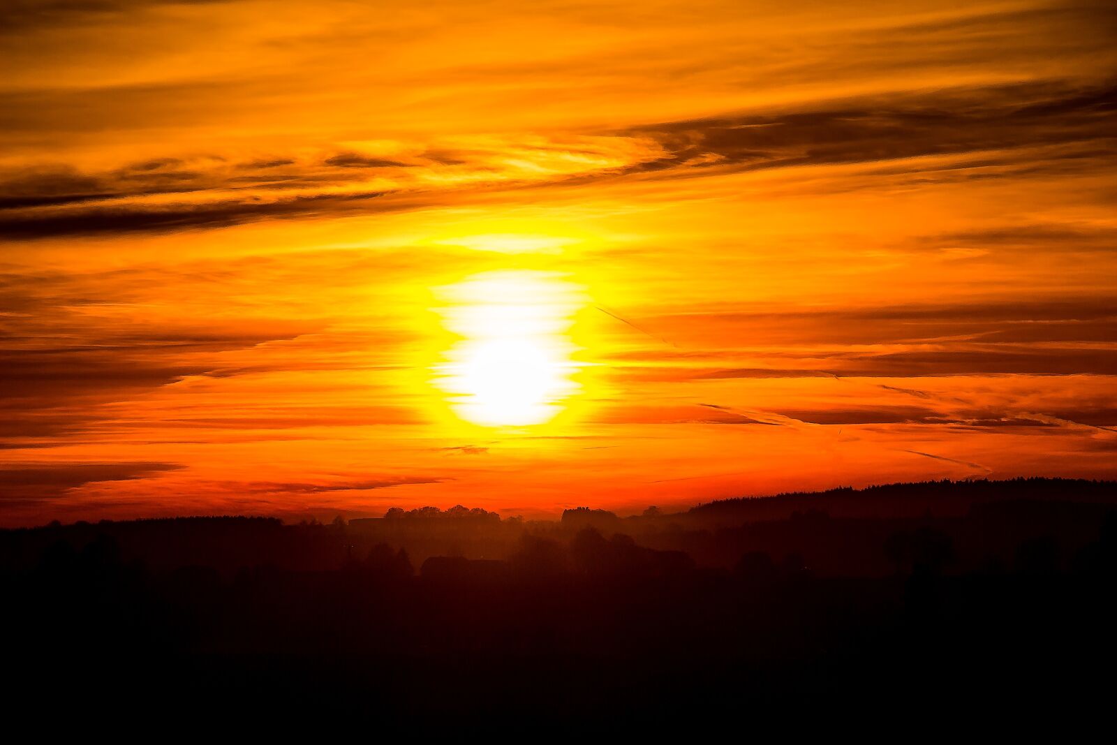 Canon EOS 650D (EOS Rebel T4i / EOS Kiss X6i) sample photo. Sunset, setting sun, evening photography