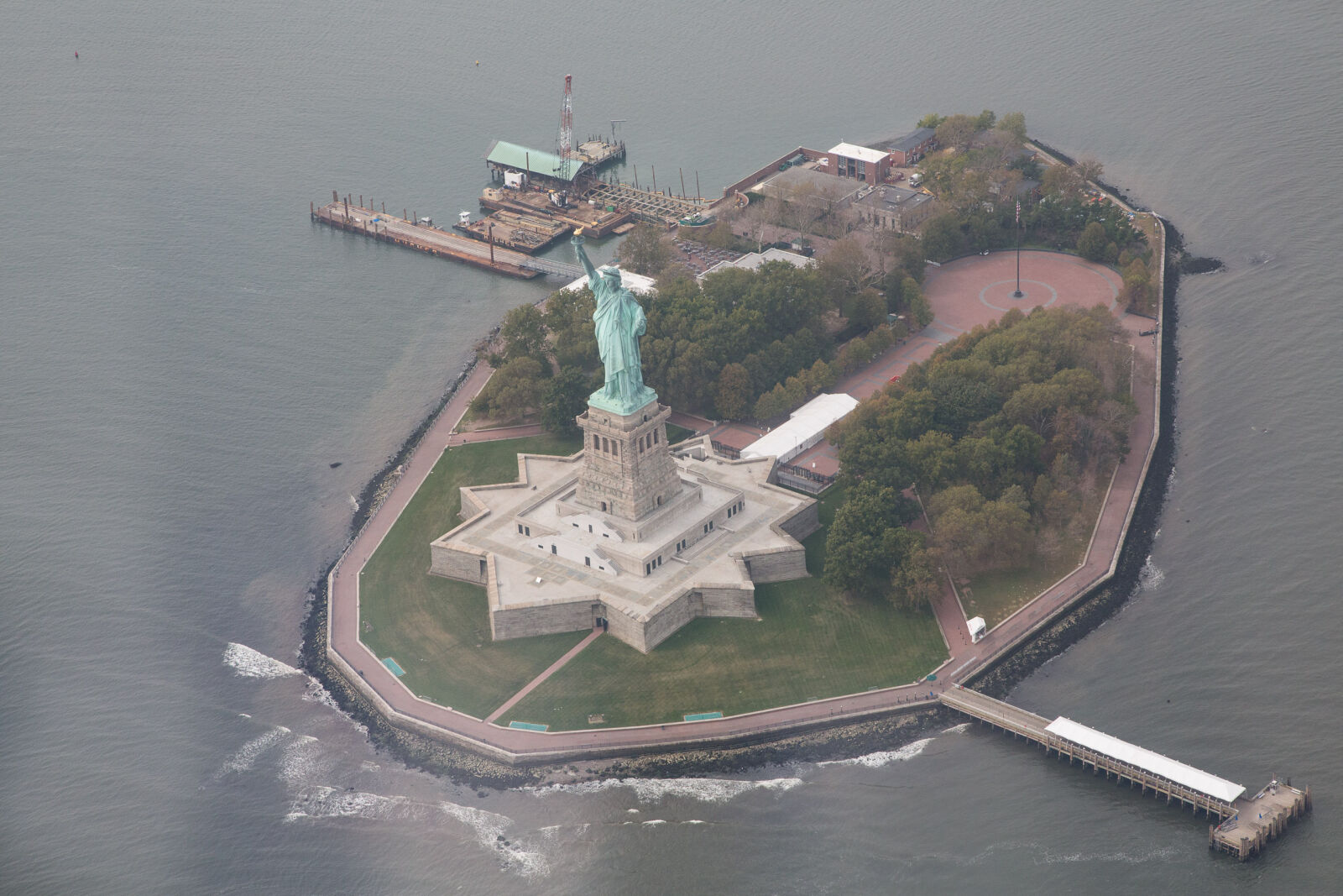 Canon EF 24-105mm F4L IS USM sample photo. Aerial, statue, of, liberty photography