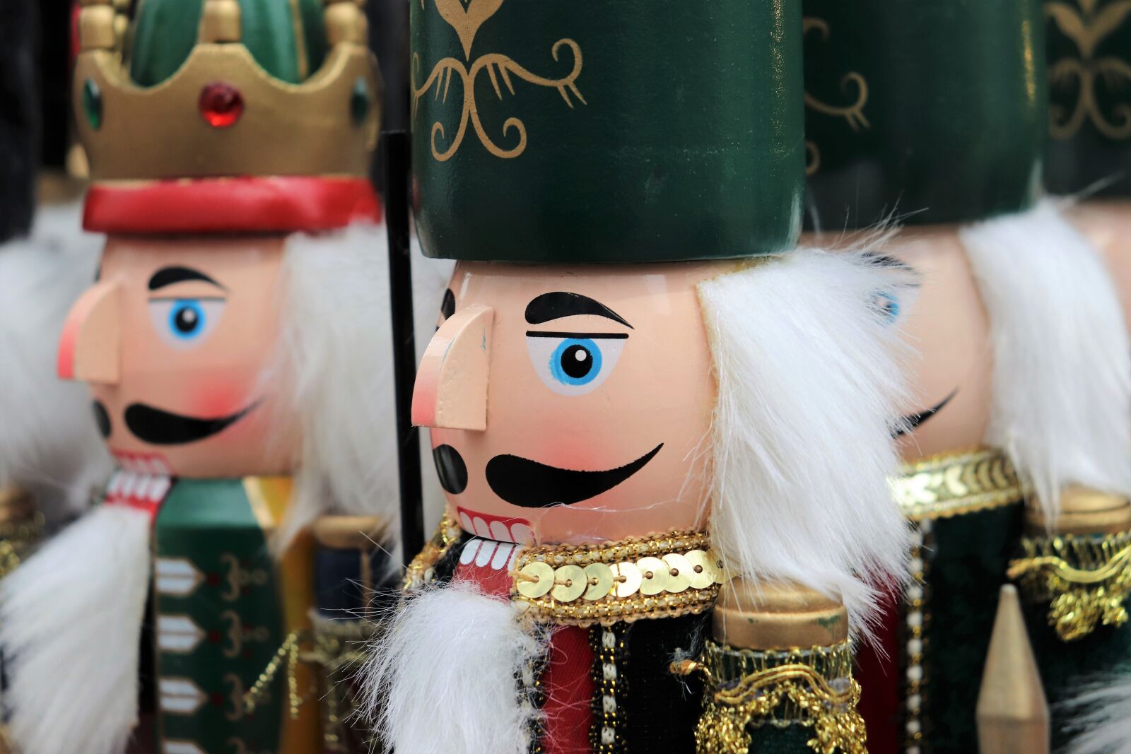 Canon EOS 200D (EOS Rebel SL2 / EOS Kiss X9) sample photo. Nusskracker figure, nutcracker, toy photography