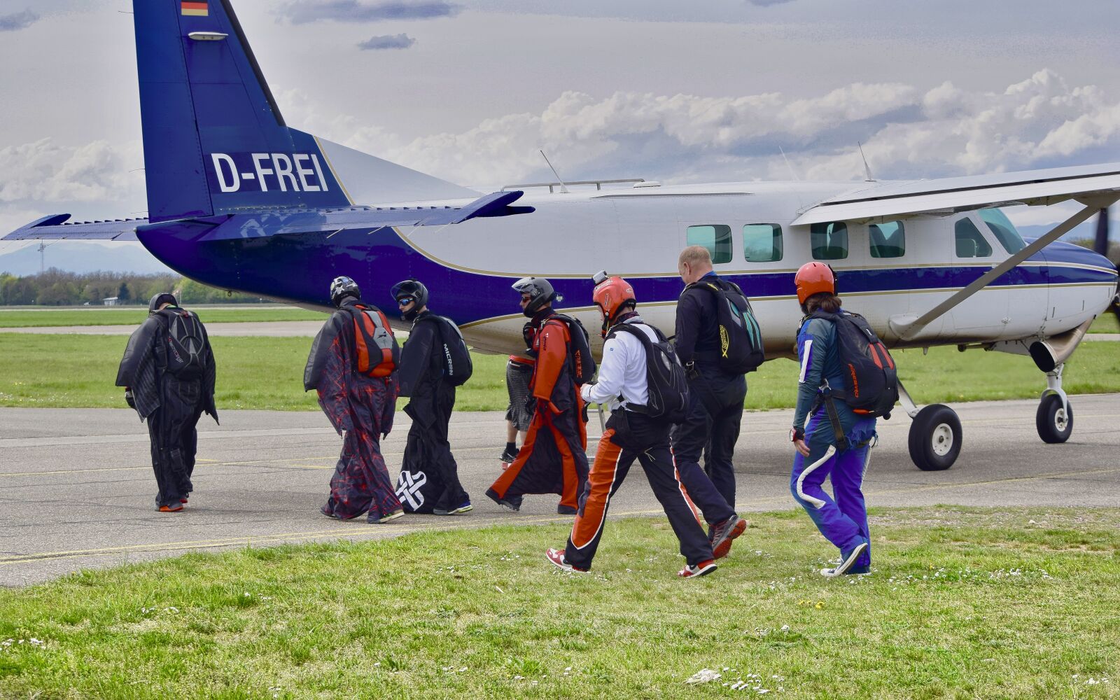 Nikon D5300 sample photo. Skydiving, human, aircraft photography