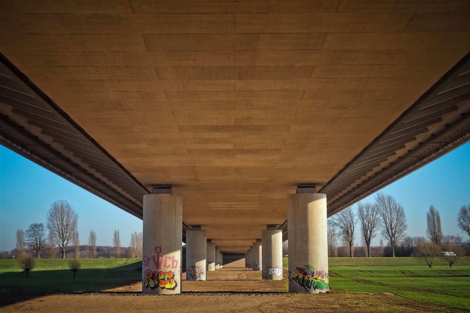 Olympus OM-D E-M10 sample photo. Architecture, sky, bridge photography