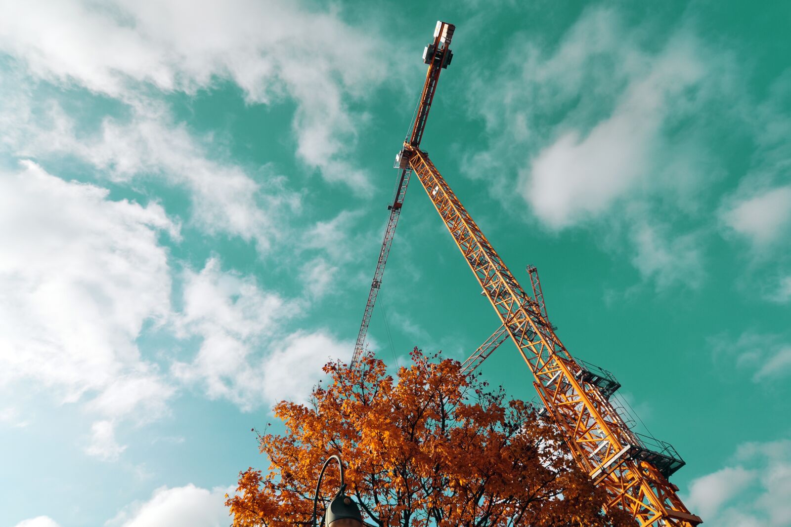 Nikon D90 sample photo. Crane, berlin, sky photography