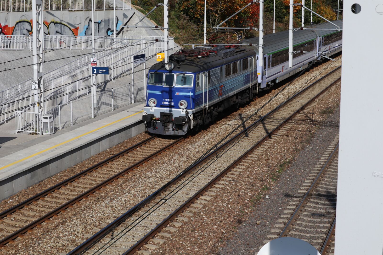 Canon EF-M 15-45mm F3.5-6.3 IS STM sample photo. Train, the station, pkp photography
