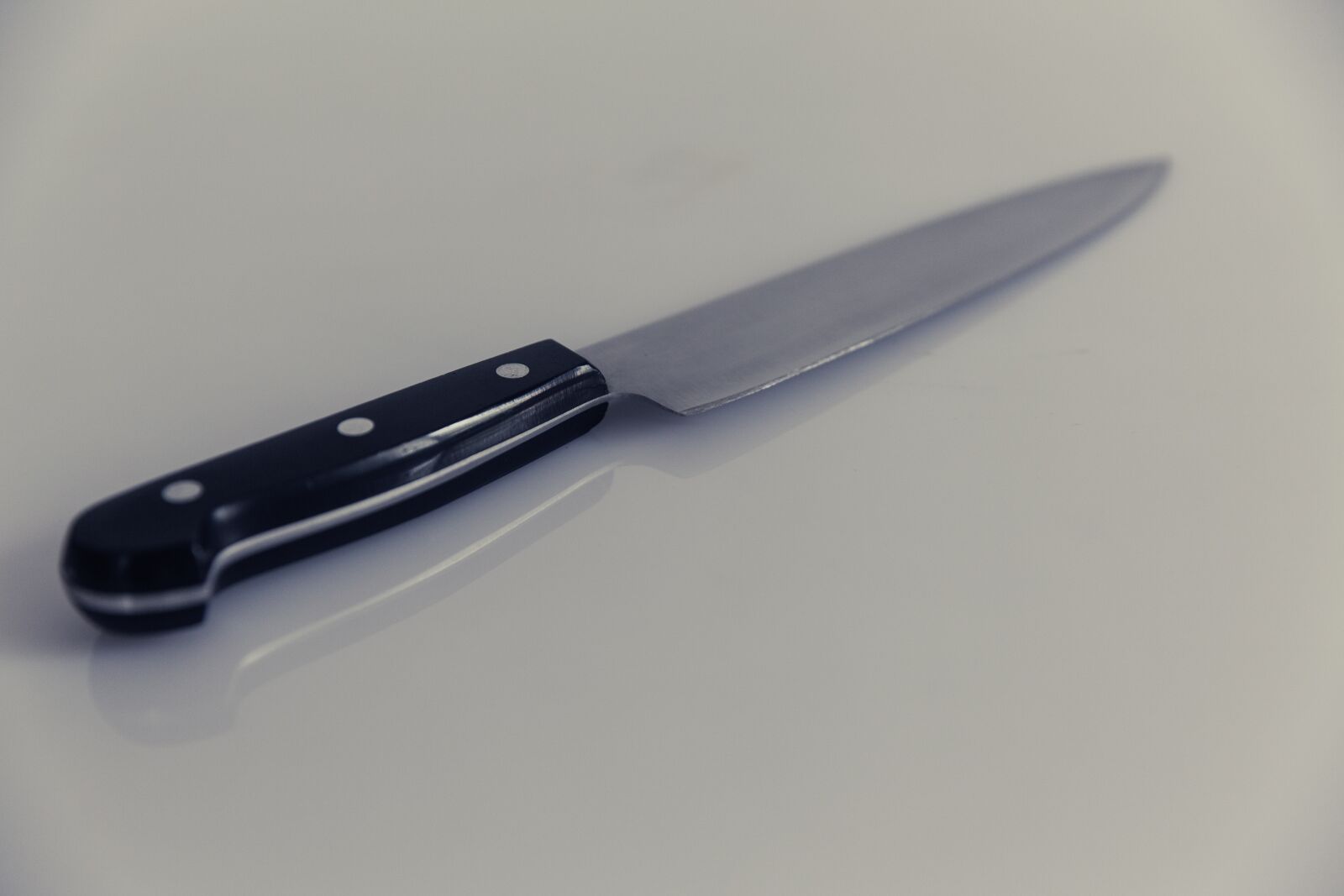 Canon EF 24-70mm F2.8L II USM sample photo. Knife, cut, kitchen photography