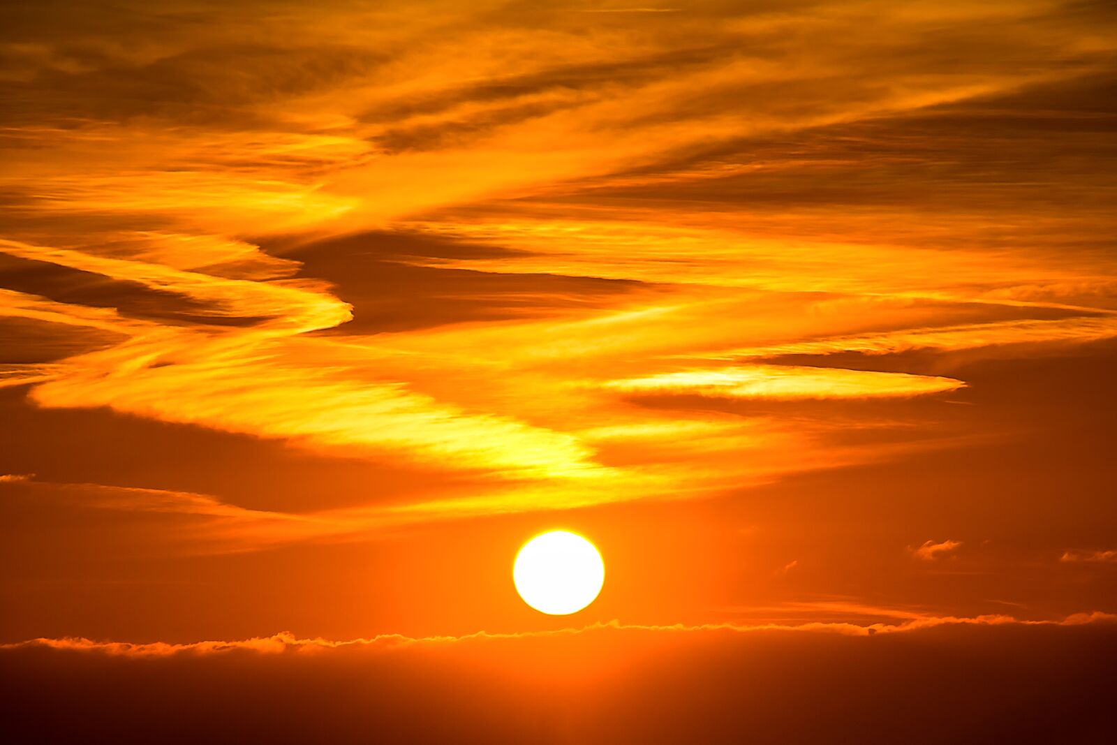 Canon EOS 750D (EOS Rebel T6i / EOS Kiss X8i) sample photo. Sun, sunset, setting sun photography
