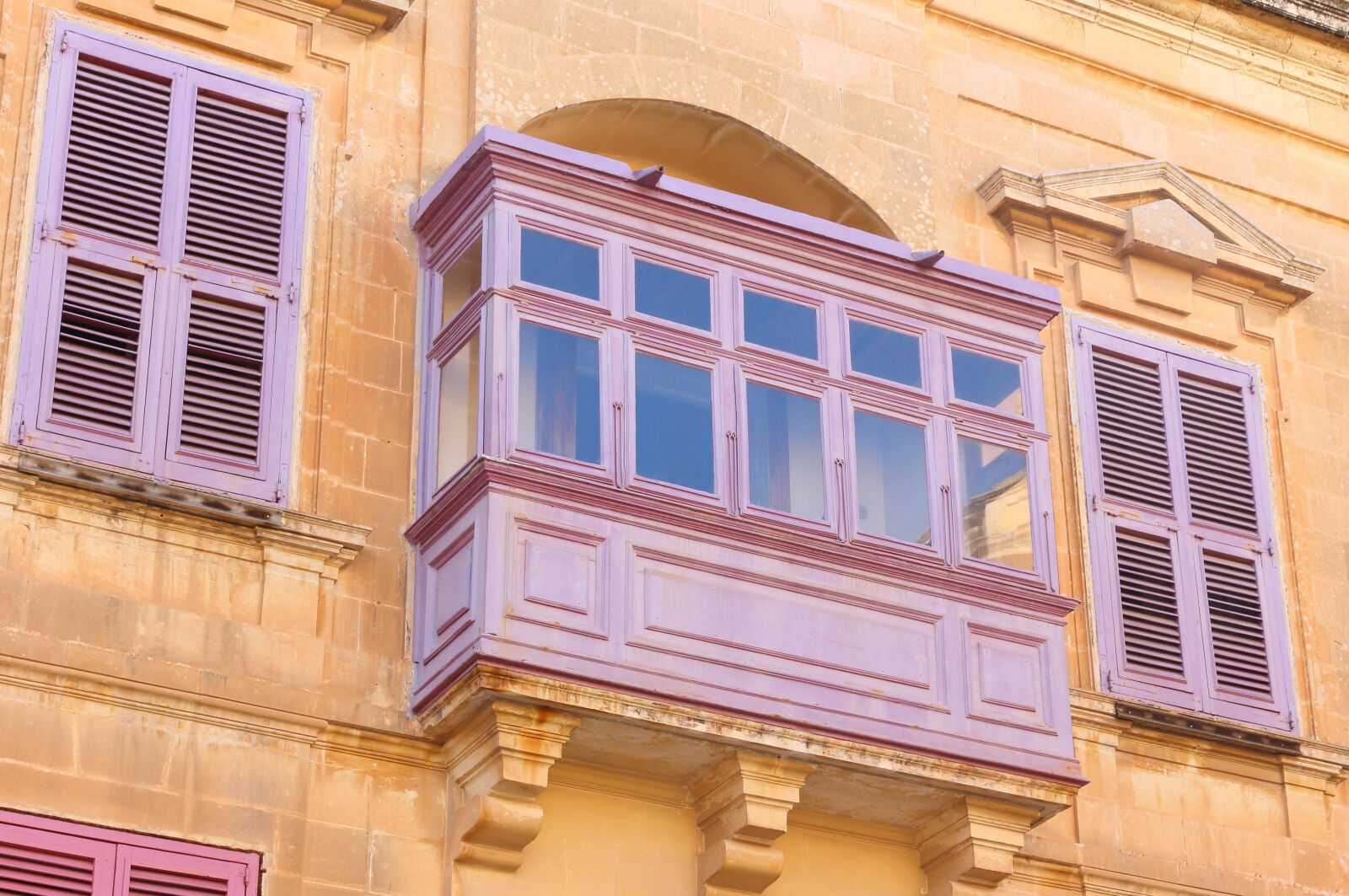 Canon EOS 550D (EOS Rebel T2i / EOS Kiss X4) sample photo. Malta, mdina, window photography