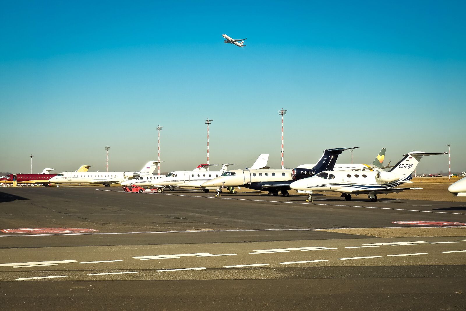 Olympus OM-D E-M10 sample photo. Airport, aircraft, field photography