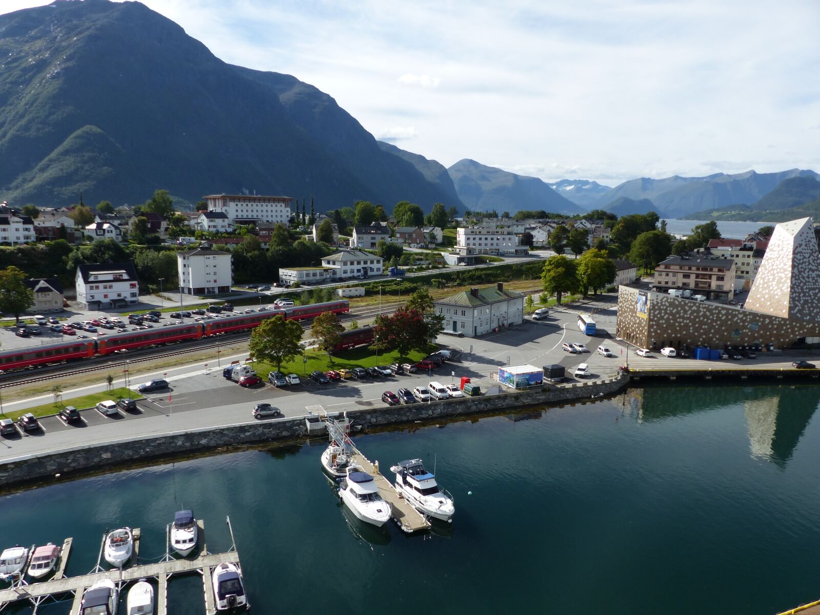 Panasonic Lumix DMC-FZ200 sample photo. Andalsnes, port, norway photography