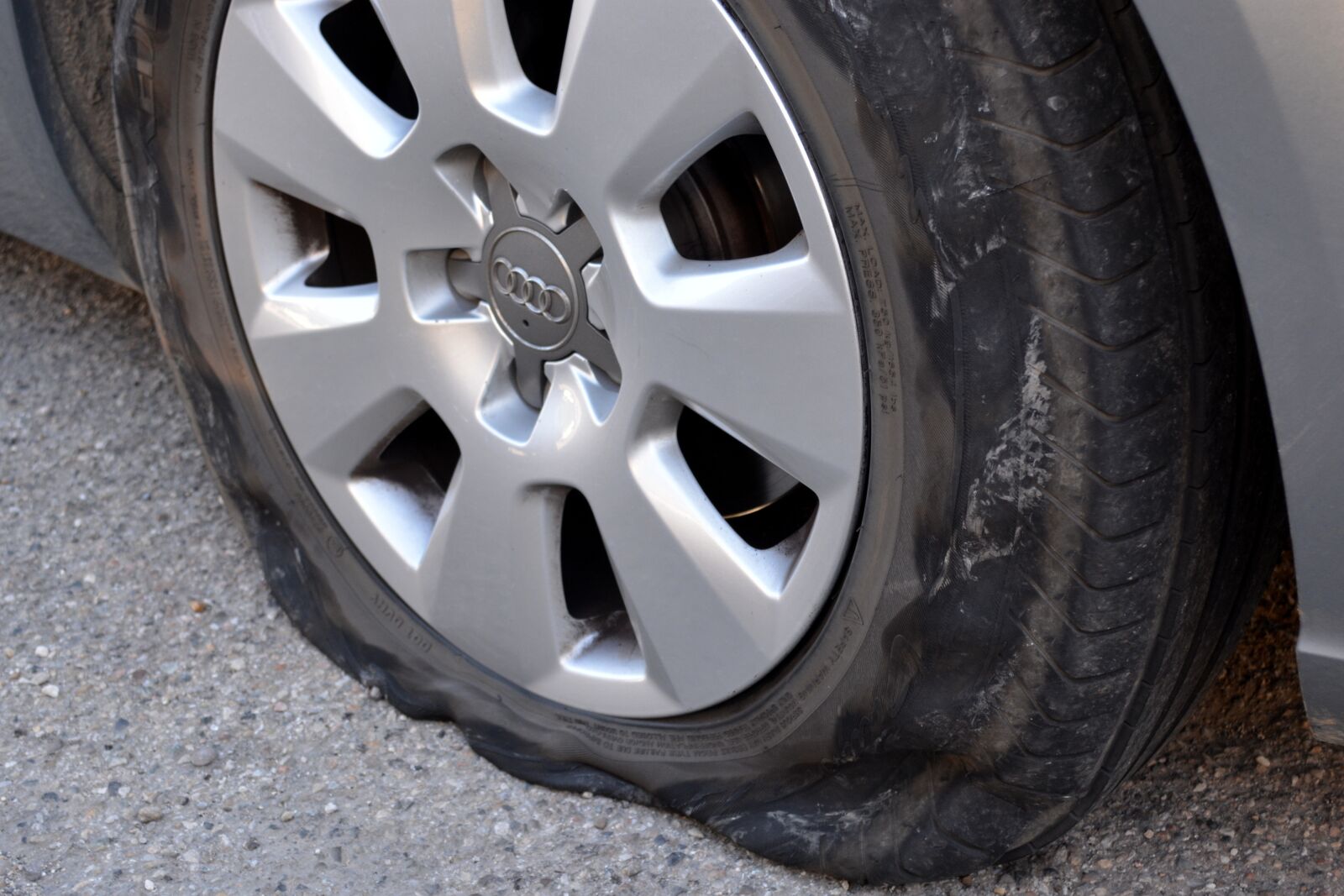 Nikon D5200 sample photo. Puncture, blowout, band photography