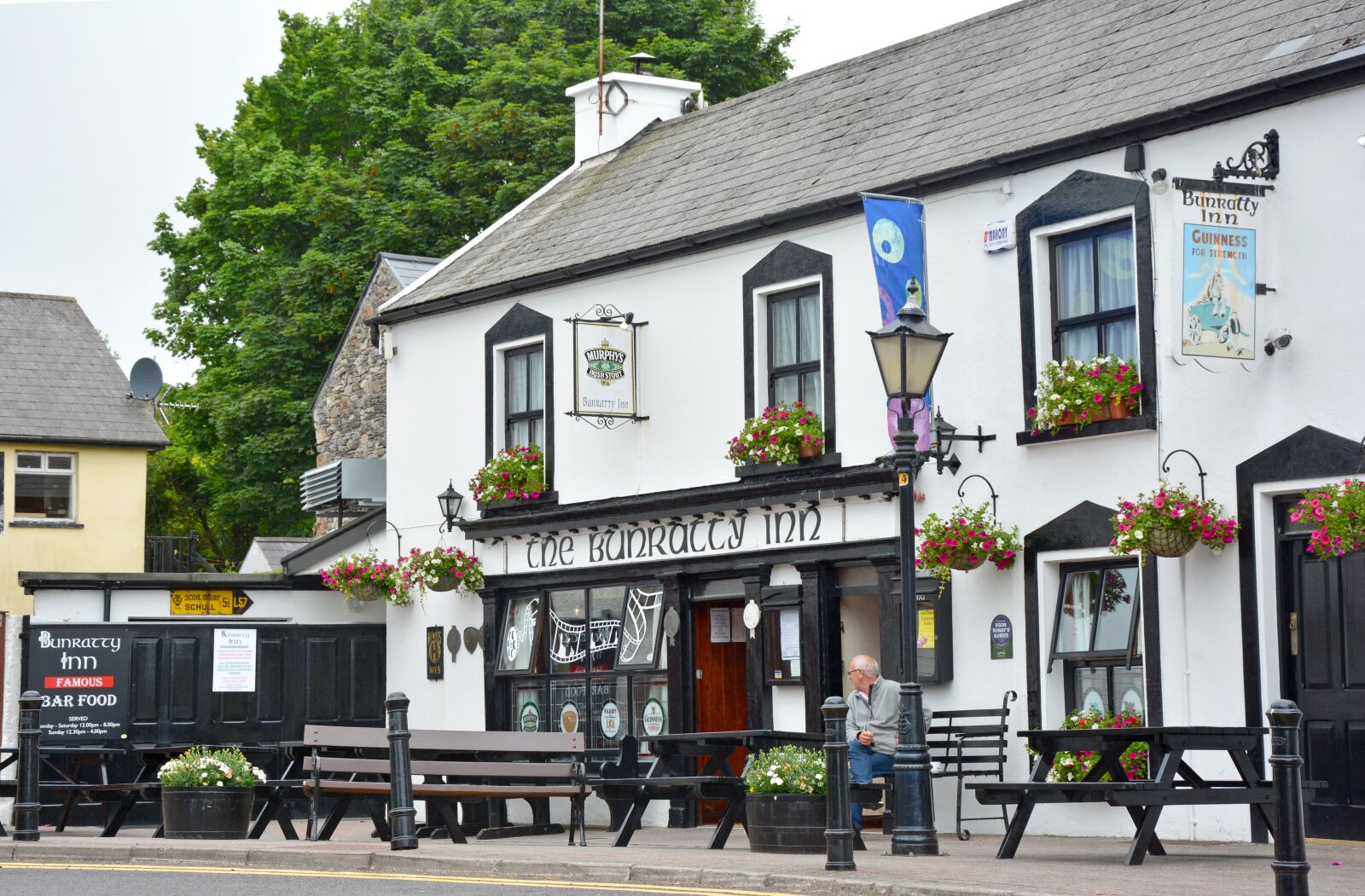 Nikon D5200 sample photo. Pub, irish pub, irish photography