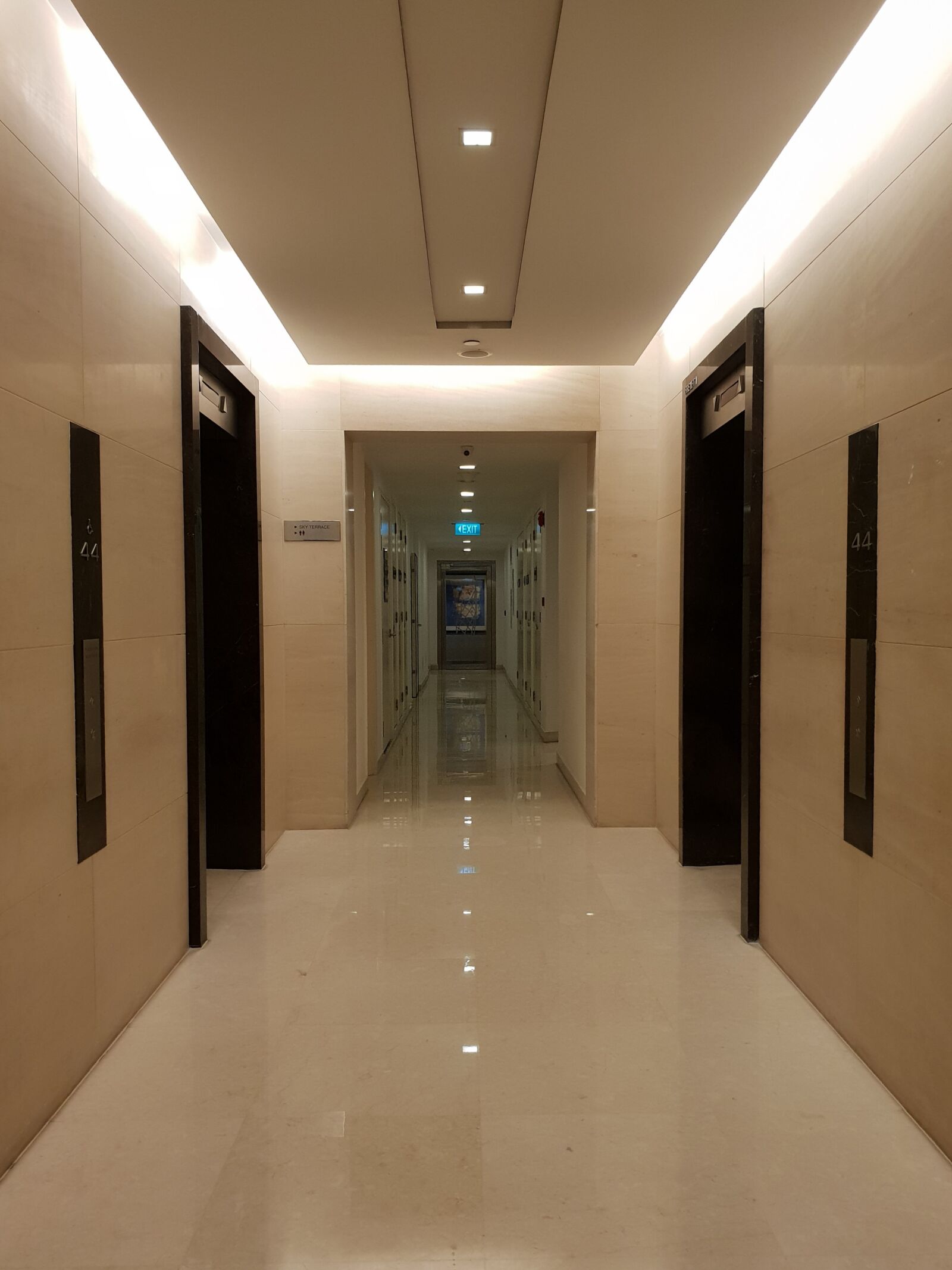 Samsung Galaxy S9 sample photo. Lobby, corridor, interiors photography