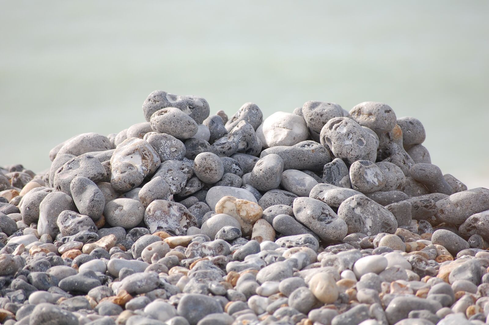 Nikon D40 sample photo. Stone, beach, round stone photography