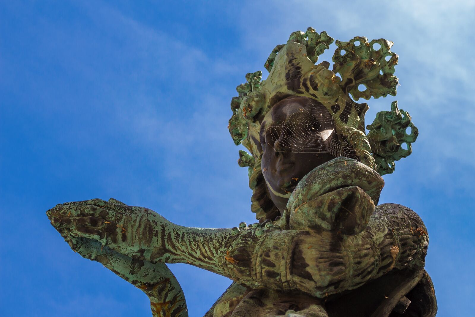 Canon EOS 700D (EOS Rebel T5i / EOS Kiss X7i) sample photo. Bronze statue, woman, sculpture photography