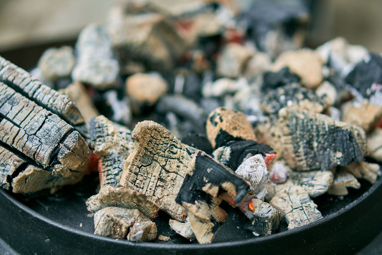 Sony E 50mm F1.8 OSS sample photo. Dutch oven, fire pot photography