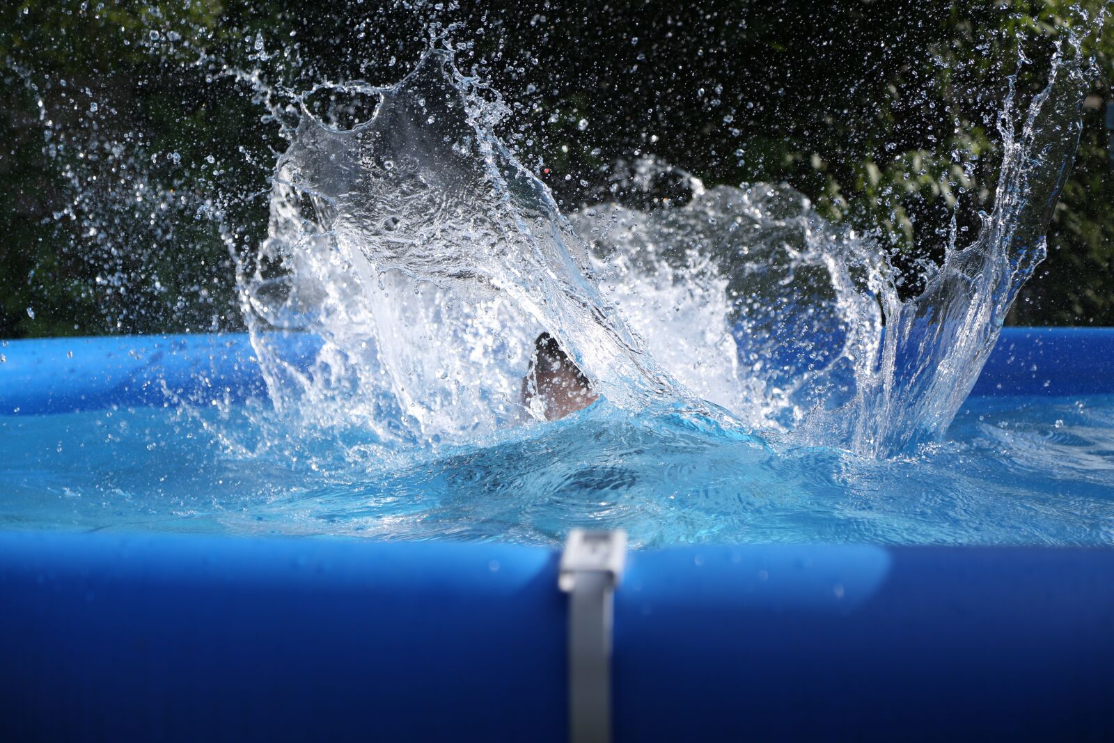 Canon EF 24-105mm F4L IS USM sample photo. Water, splash, inject photography