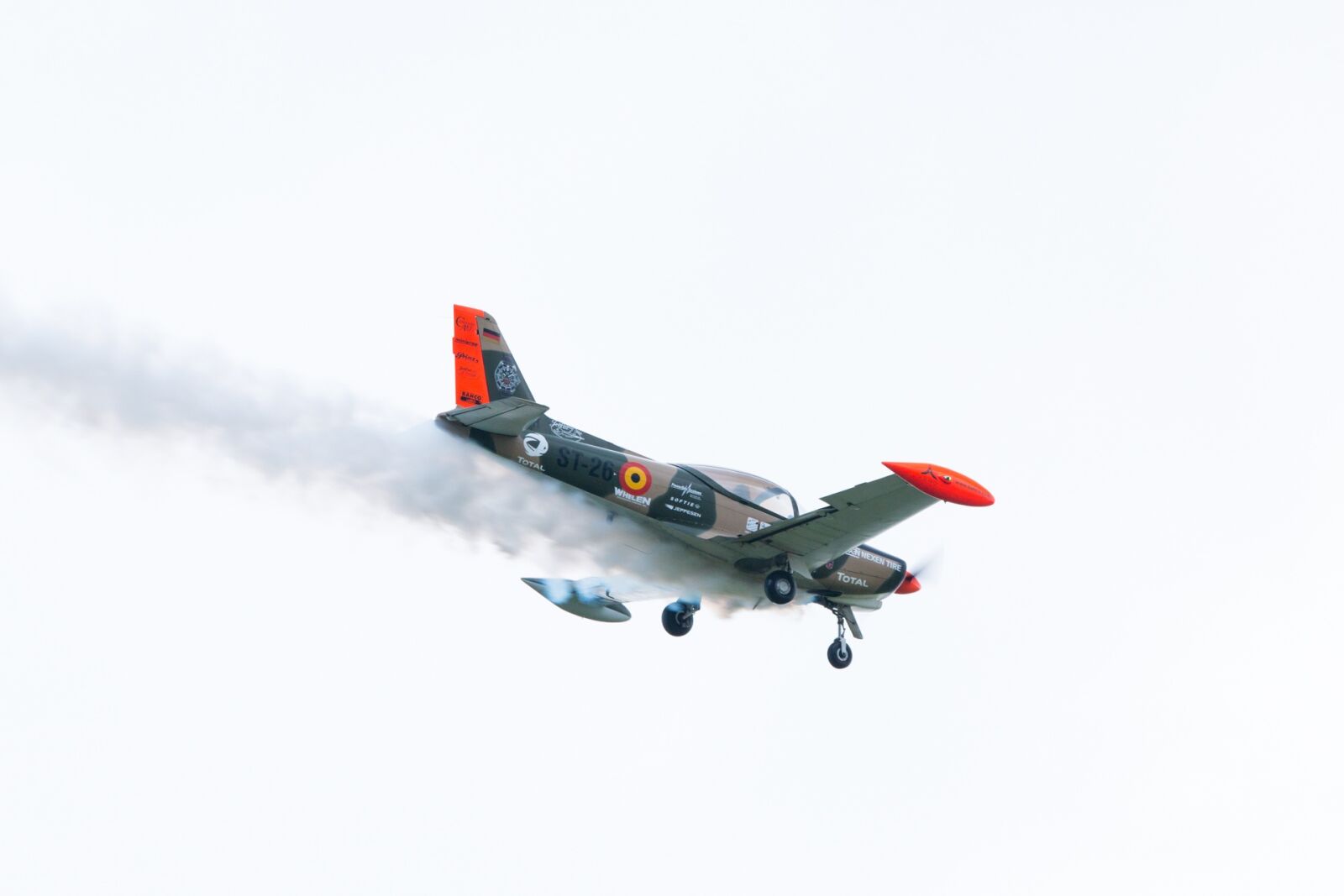 150-600mm F5-6.3 DG OS HSM | Contemporary 015 sample photo. Sf 260 marchetti, aircraft, flying photography