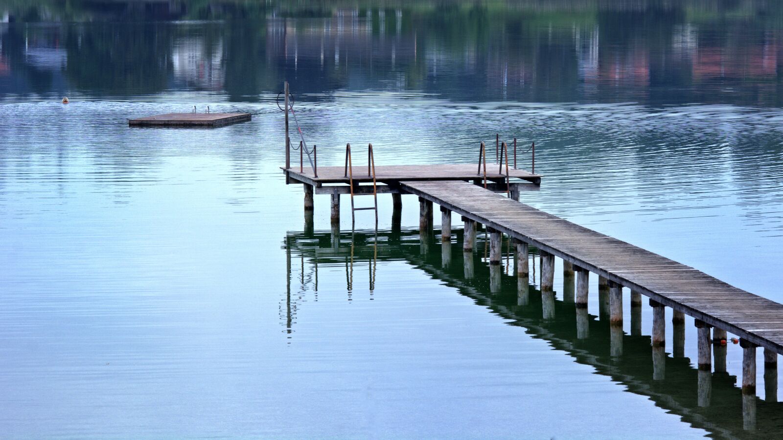55.0-200.0mm f/4.0-f/5.6 sample photo. Boardwalk, web, waters photography