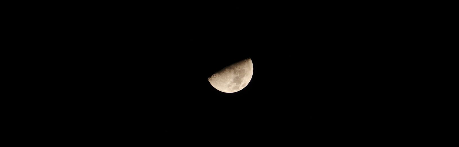 Panasonic Lumix DMC-G6 sample photo. Moon, night, at night photography