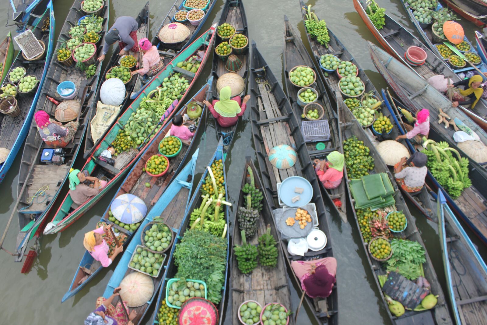 Canon EOS 550D (EOS Rebel T2i / EOS Kiss X4) sample photo. Floating, market, lok baintan photography