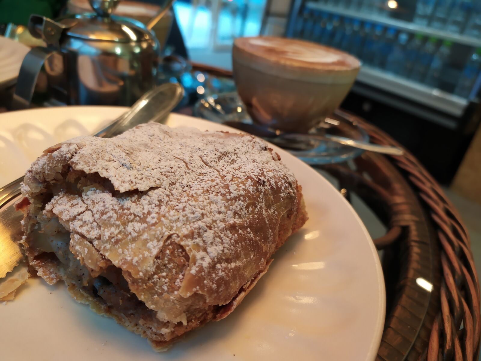 Xiaomi Redmi Note 7 sample photo. Coffee, cake, afternoon coffee photography