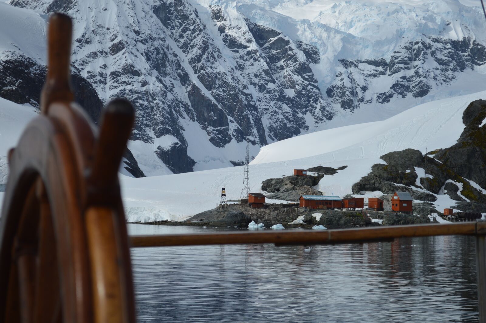 Nikon D3200 sample photo. Rudder, antarctica, base photography