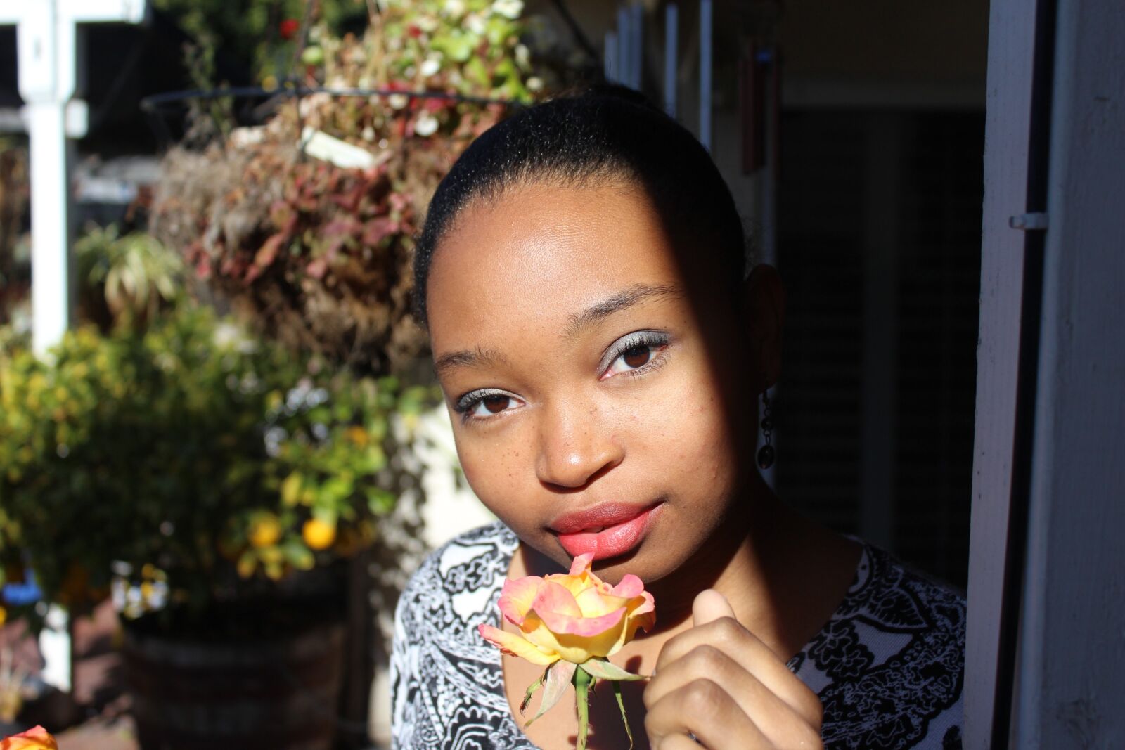 Canon EOS 1200D (EOS Rebel T5 / EOS Kiss X70 / EOS Hi) sample photo. African, american, women photography