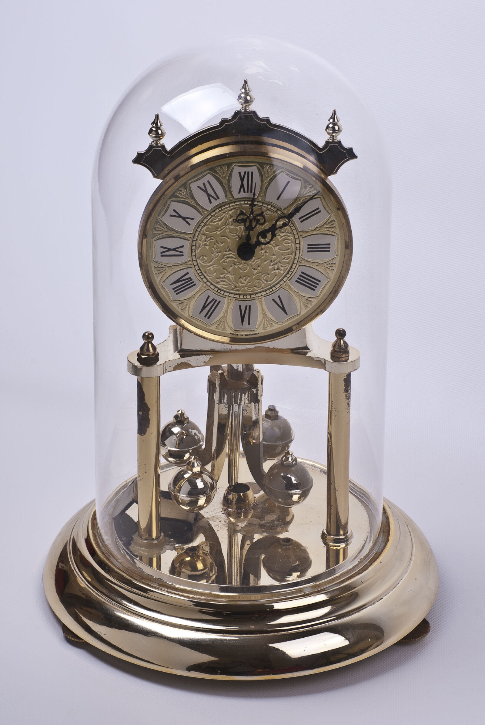 Nikon D200 sample photo. Clock, time photography
