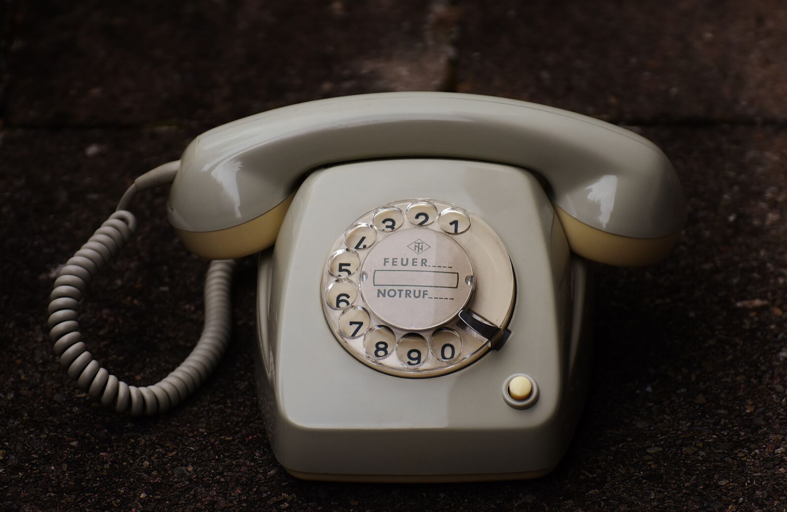 Nikon D7200 sample photo. Old phone, 60s, 70s photography