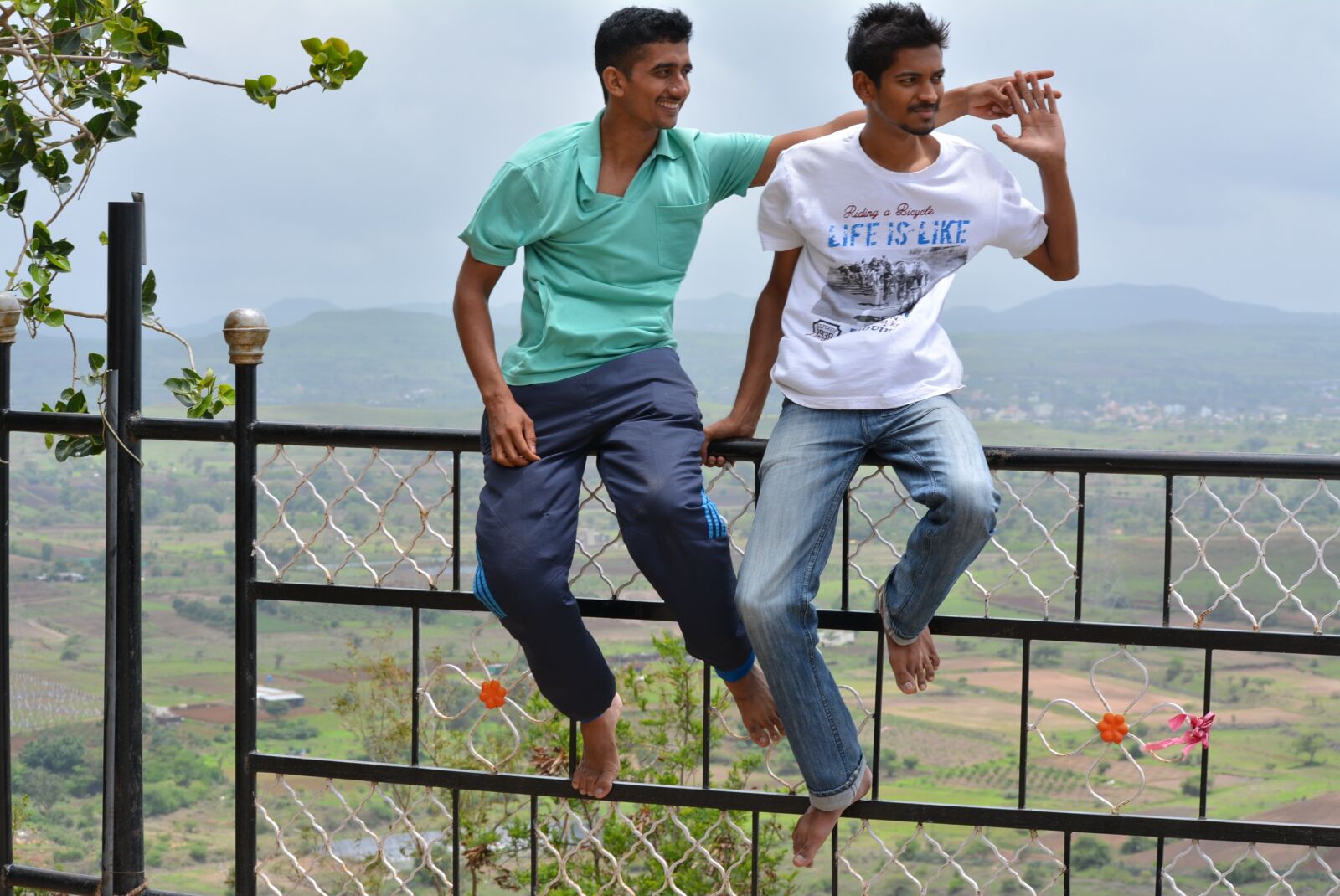 Nikon D5200 sample photo. Man, outdoors, boy photography