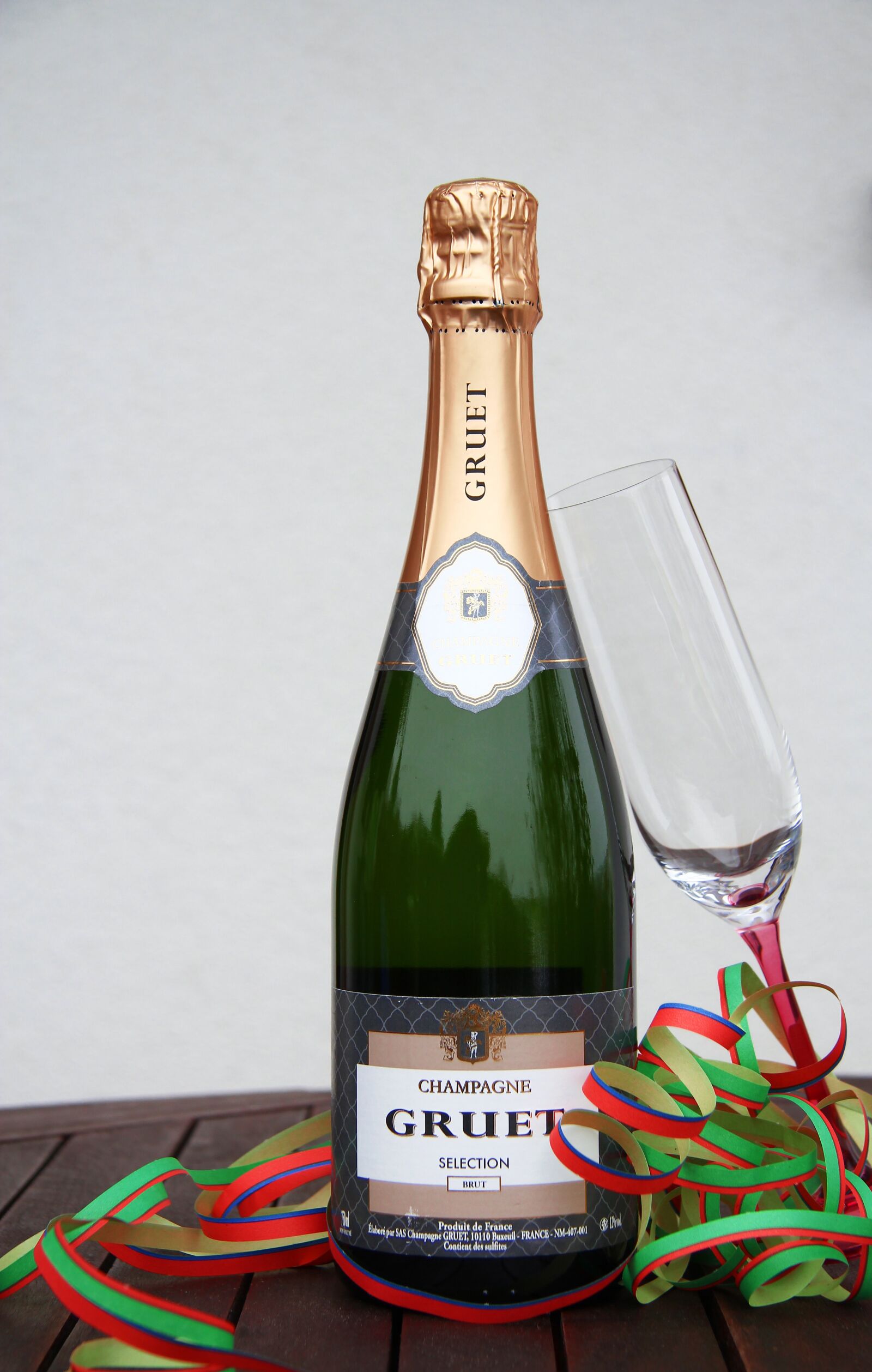 Canon EF-S 17-85mm F4-5.6 IS USM sample photo. Wine, bottle, drink photography