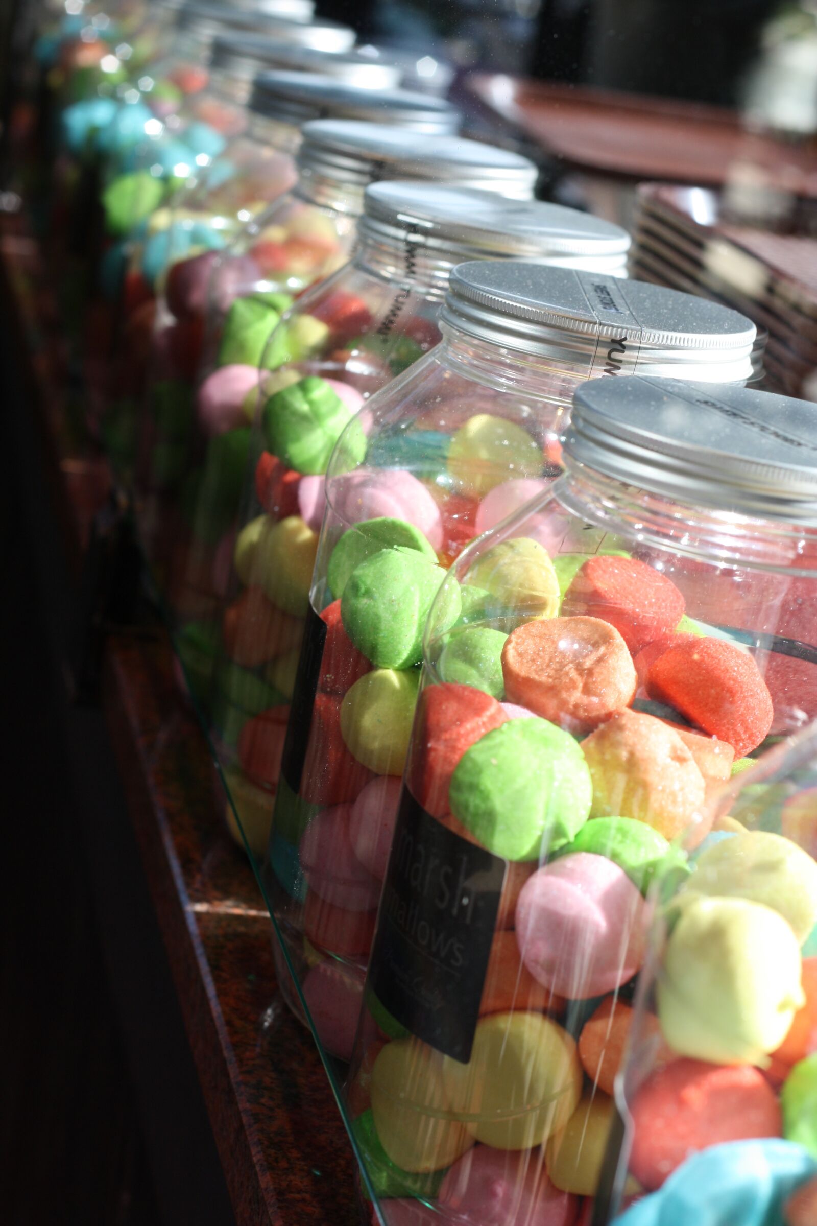 Canon EOS 1000D (EOS Digital Rebel XS / EOS Kiss F) sample photo. Candy, eat, food photography