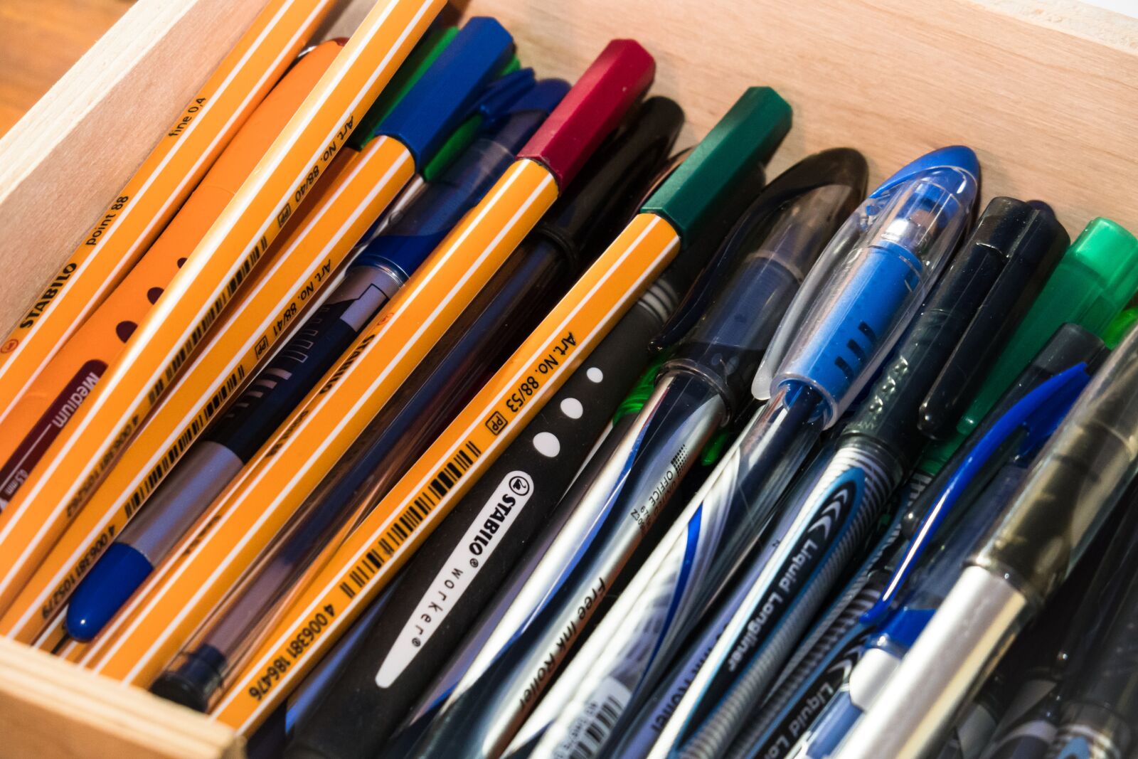 Canon PowerShot G3 X sample photo. Pens, write, draw photography