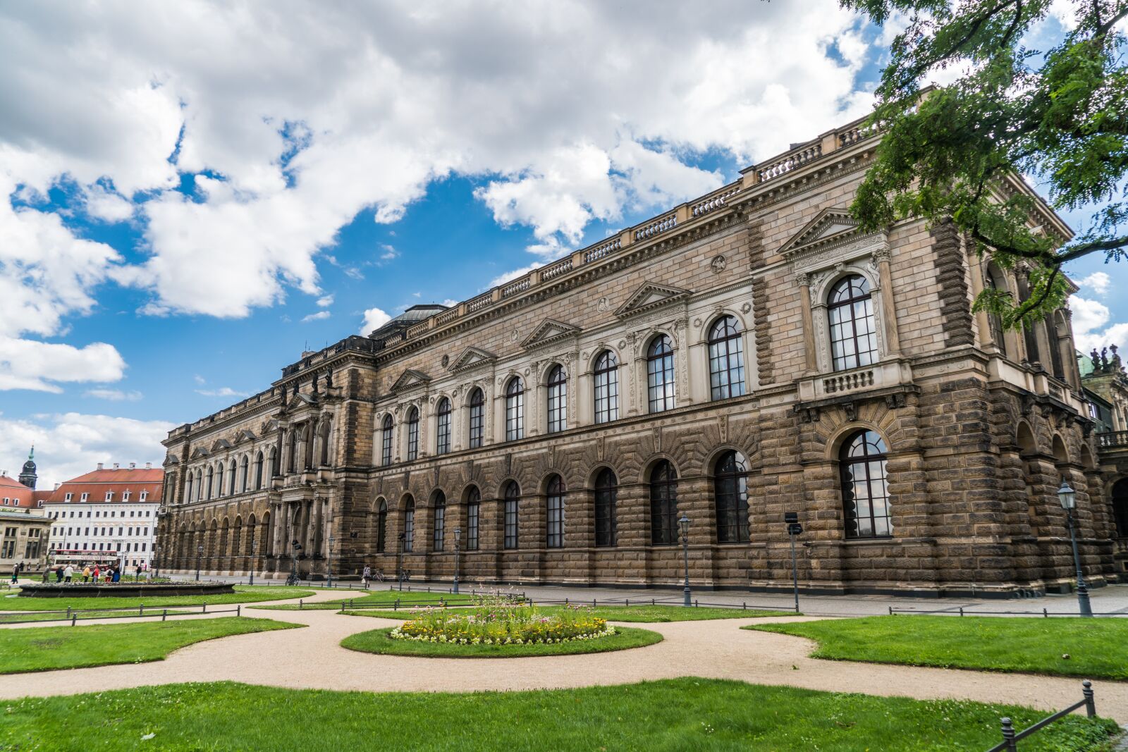 Sony a7R II + Sony FE 24-240mm F3.5-6.3 OSS sample photo. Dresden, kennel, architecture photography