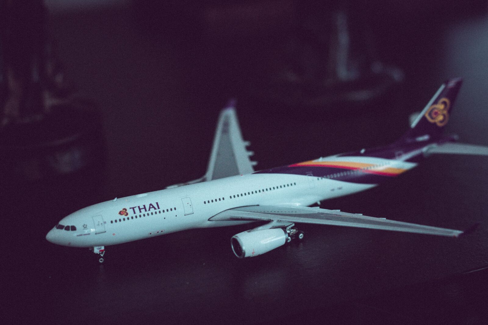 Canon EOS 700D (EOS Rebel T5i / EOS Kiss X7i) sample photo. Model, airplane, flight pattern photography