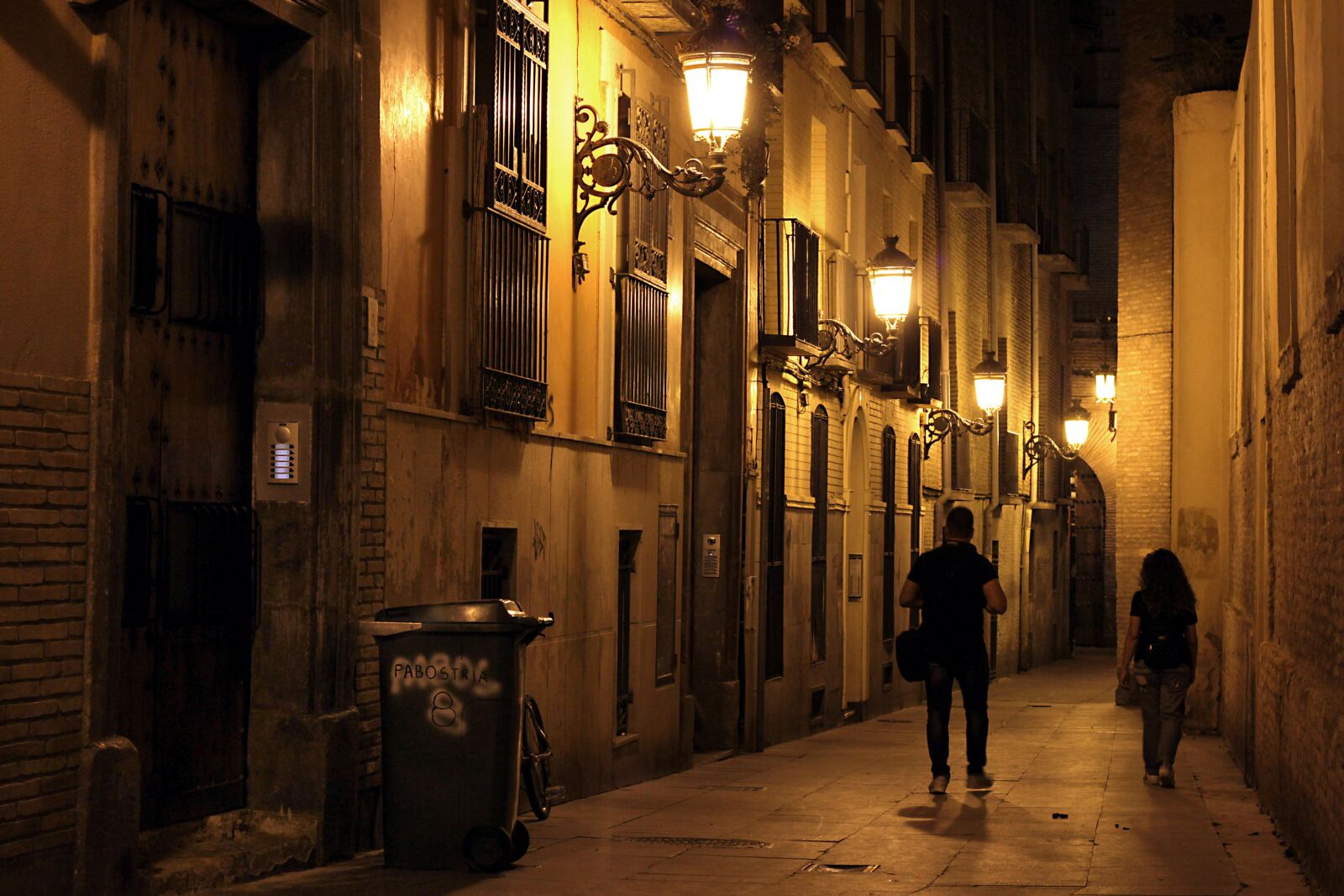 Canon EOS 60D + Canon EF 50mm F1.8 STM sample photo. Street, night, city photography
