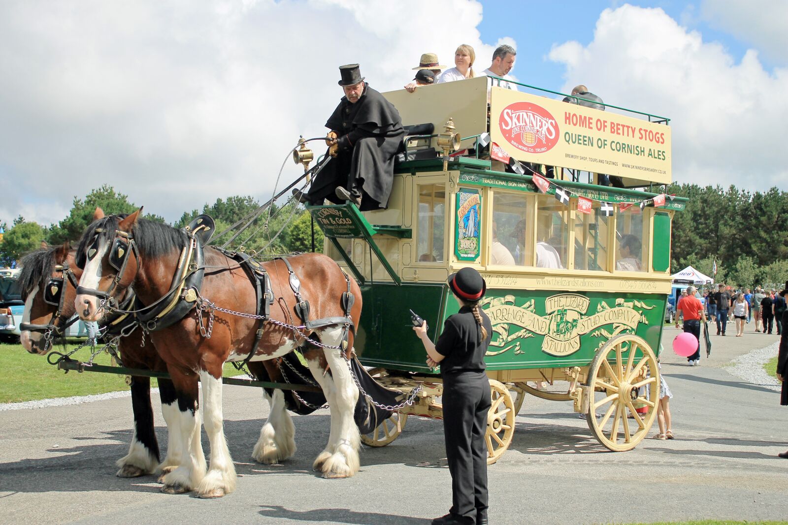 Canon EOS 1100D (EOS Rebel T3 / EOS Kiss X50) sample photo. Horse, carriage, vintage photography