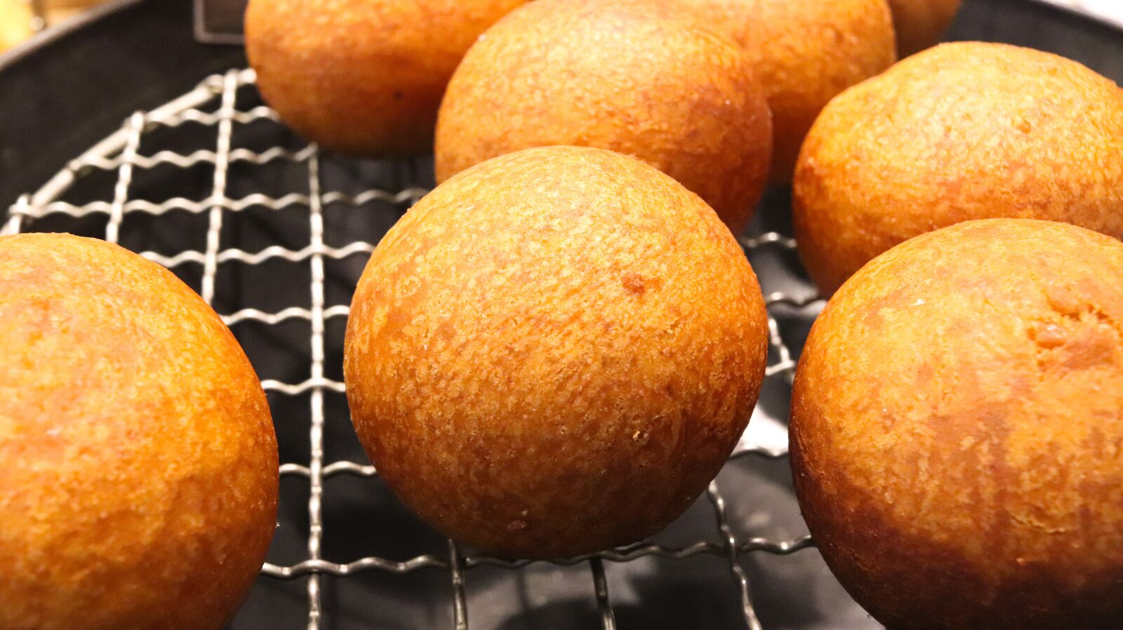 Canon EF-S 24mm F2.8 STM sample photo. Donut, bakery, bunuelos photography