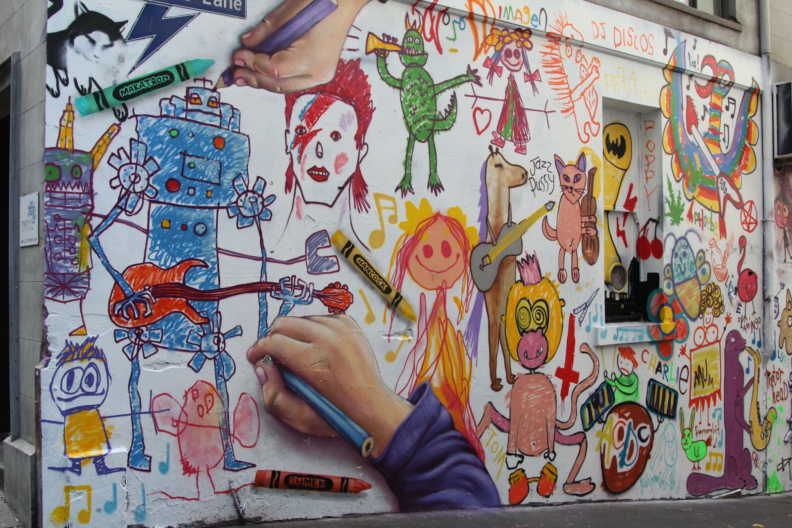 Canon EOS 550D (EOS Rebel T2i / EOS Kiss X4) sample photo. Graffiti, art, street photography