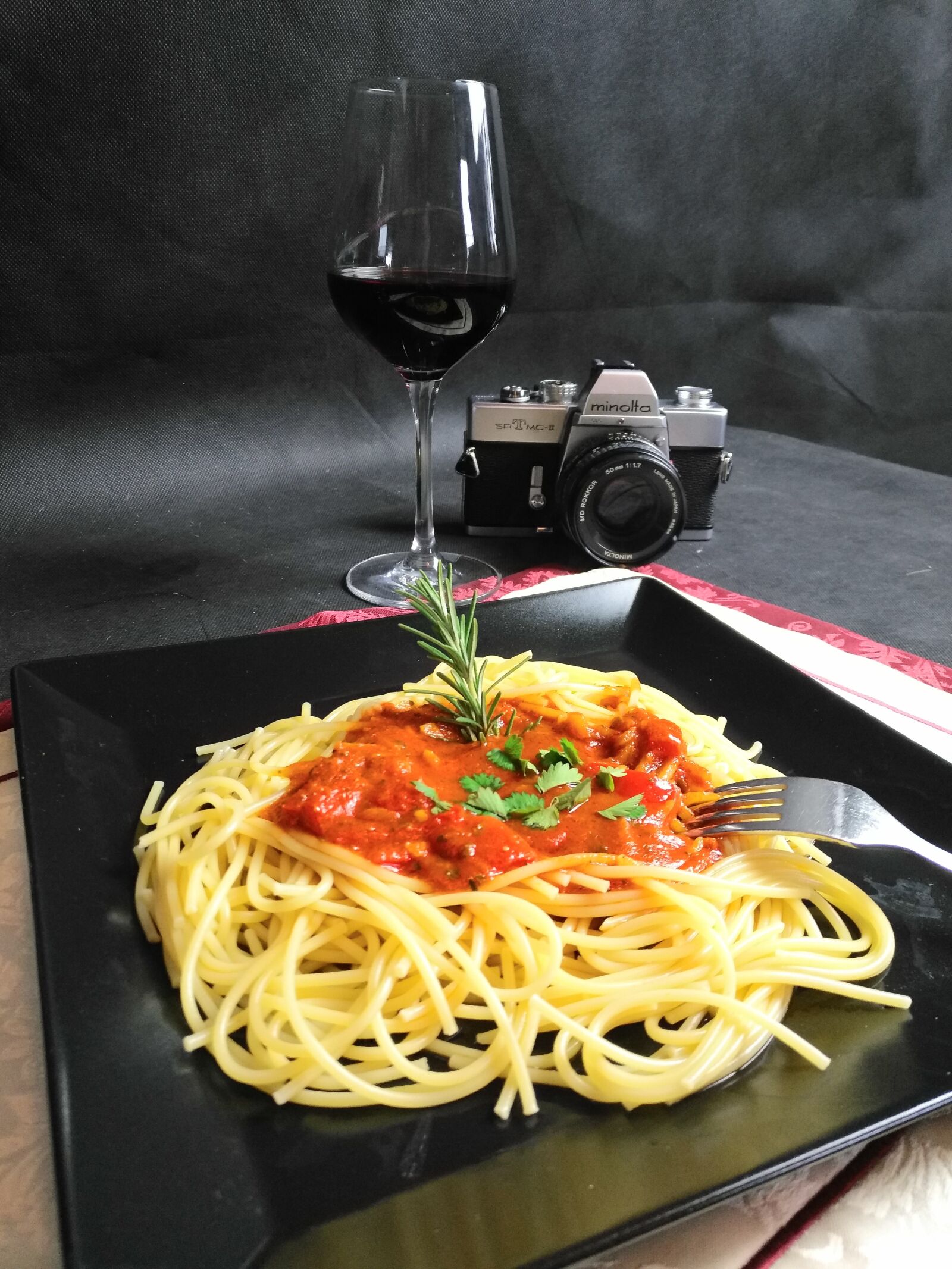 HUAWEI nova plus sample photo. Eat, spaghetti, food photography