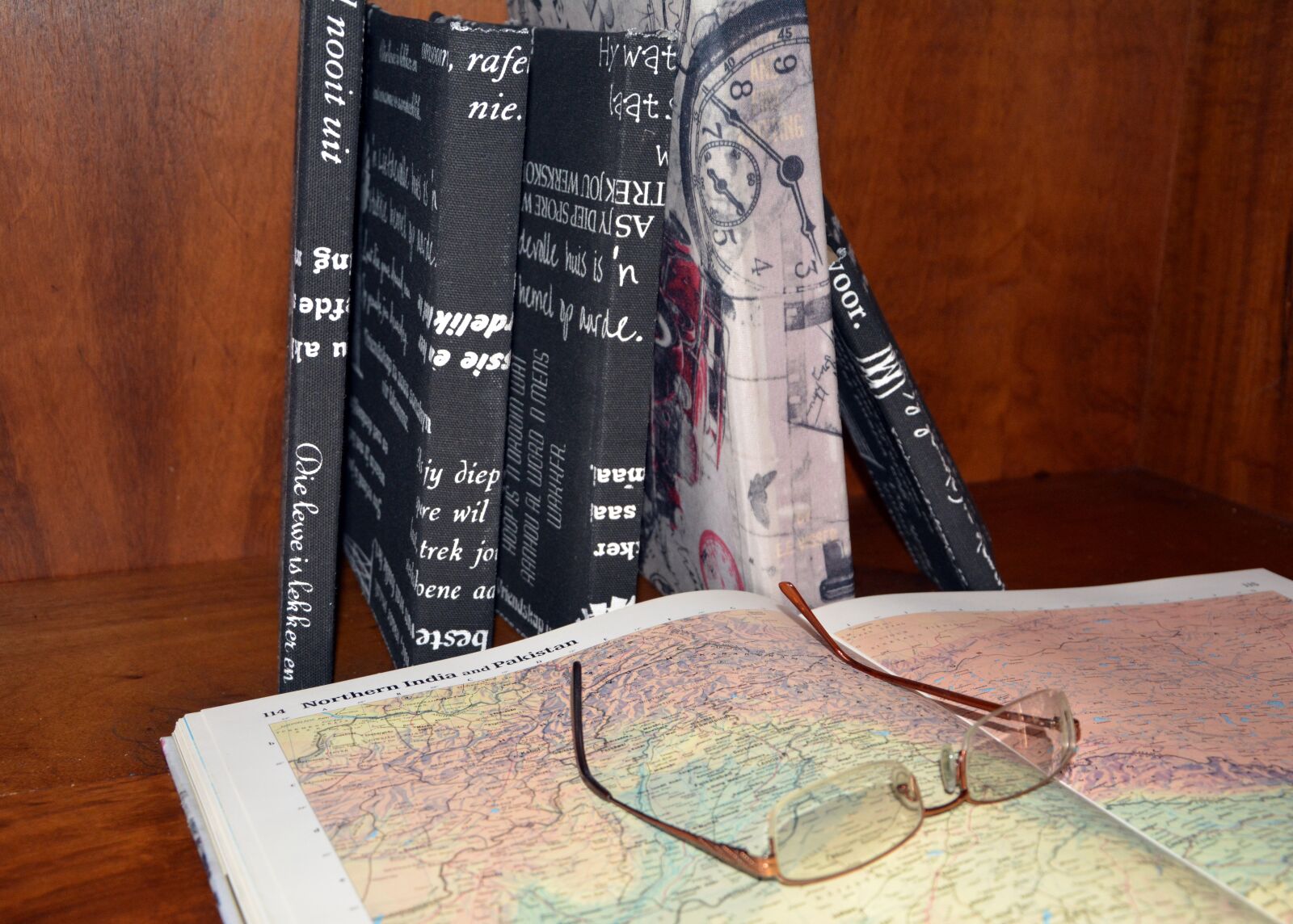 Nikon D5200 sample photo. Maps, holidays, tourism photography