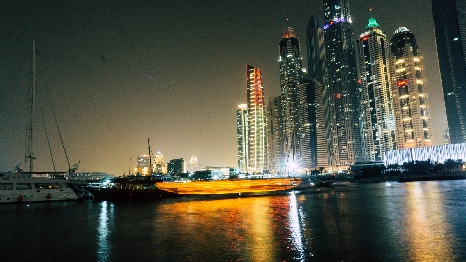 Sony a5100 + Sony E 16-50mm F3.5-5.6 PZ OSS sample photo. Dubai, night, photography photography