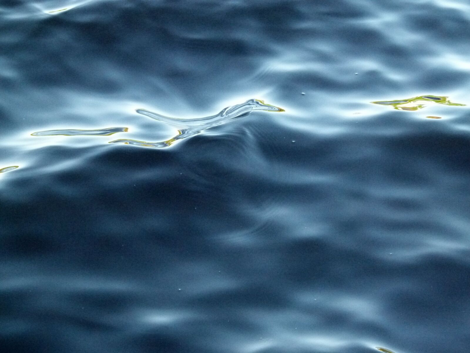 Panasonic Lumix DMC-FZ100 sample photo. Water, reflection, lake photography