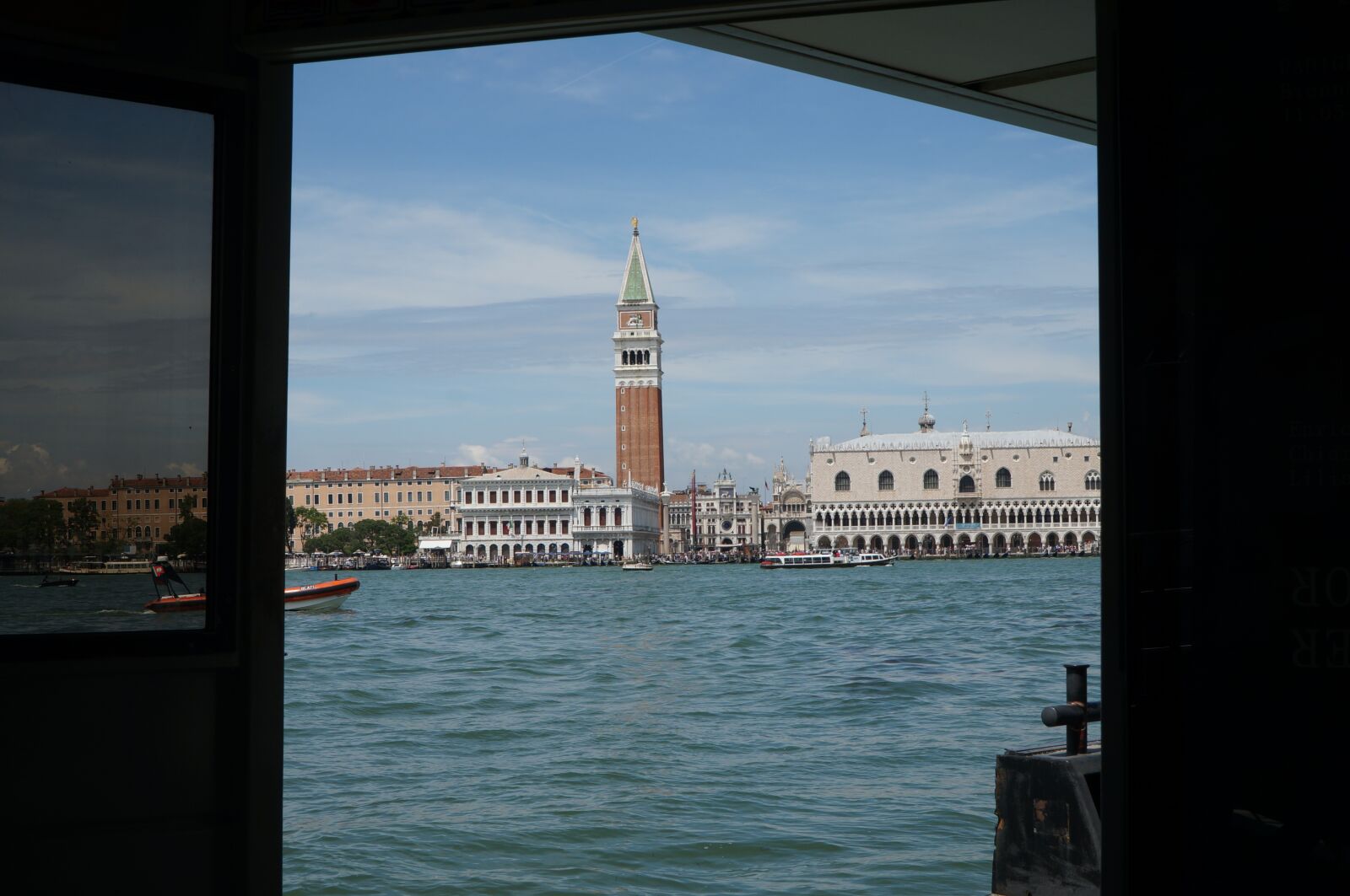 Sony Alpha NEX-6 + Sony E PZ 18-105mm F4 G OSS sample photo. Venice, canal, tower photography