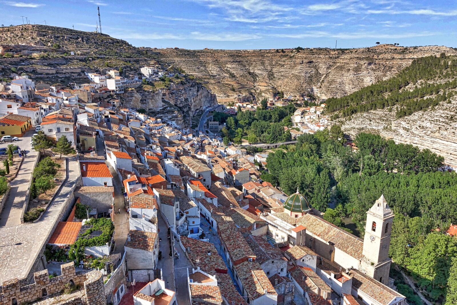 Sony Cyber-shot DSC-RX100 III sample photo. Alcala del jucar, hillside photography