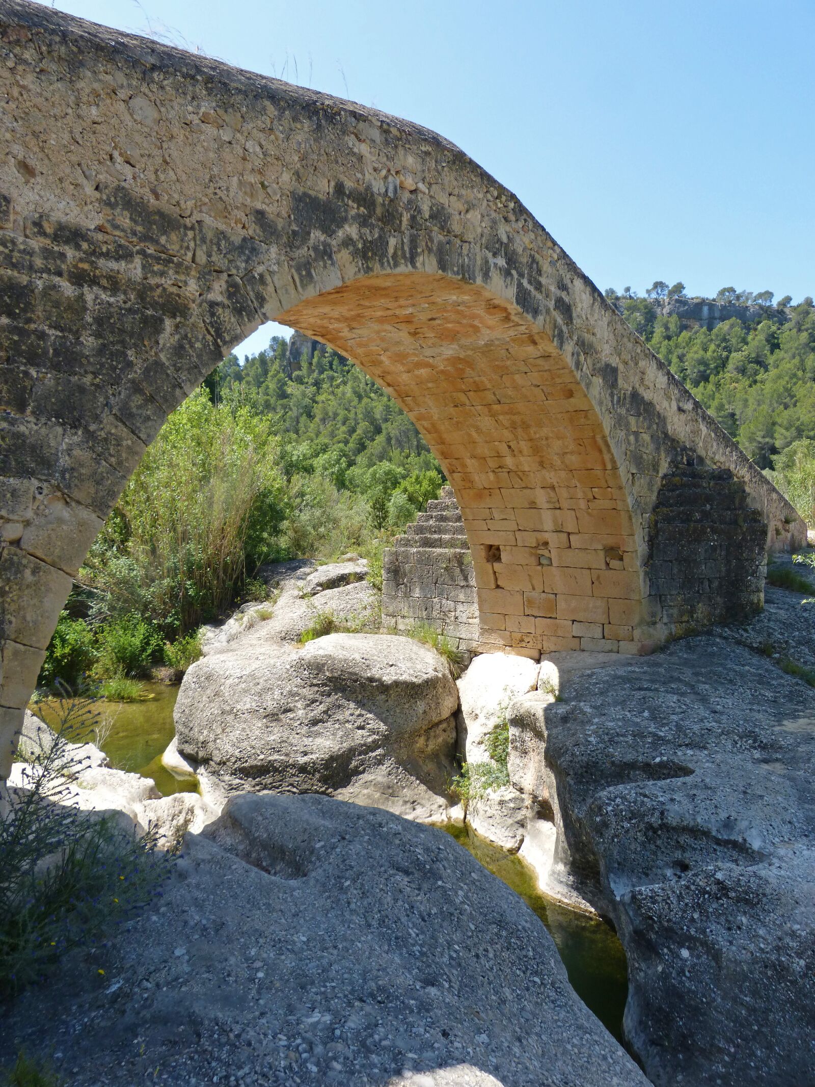 Panasonic DMC-FZ62 sample photo. Bridge, stone bridge, romanesque photography