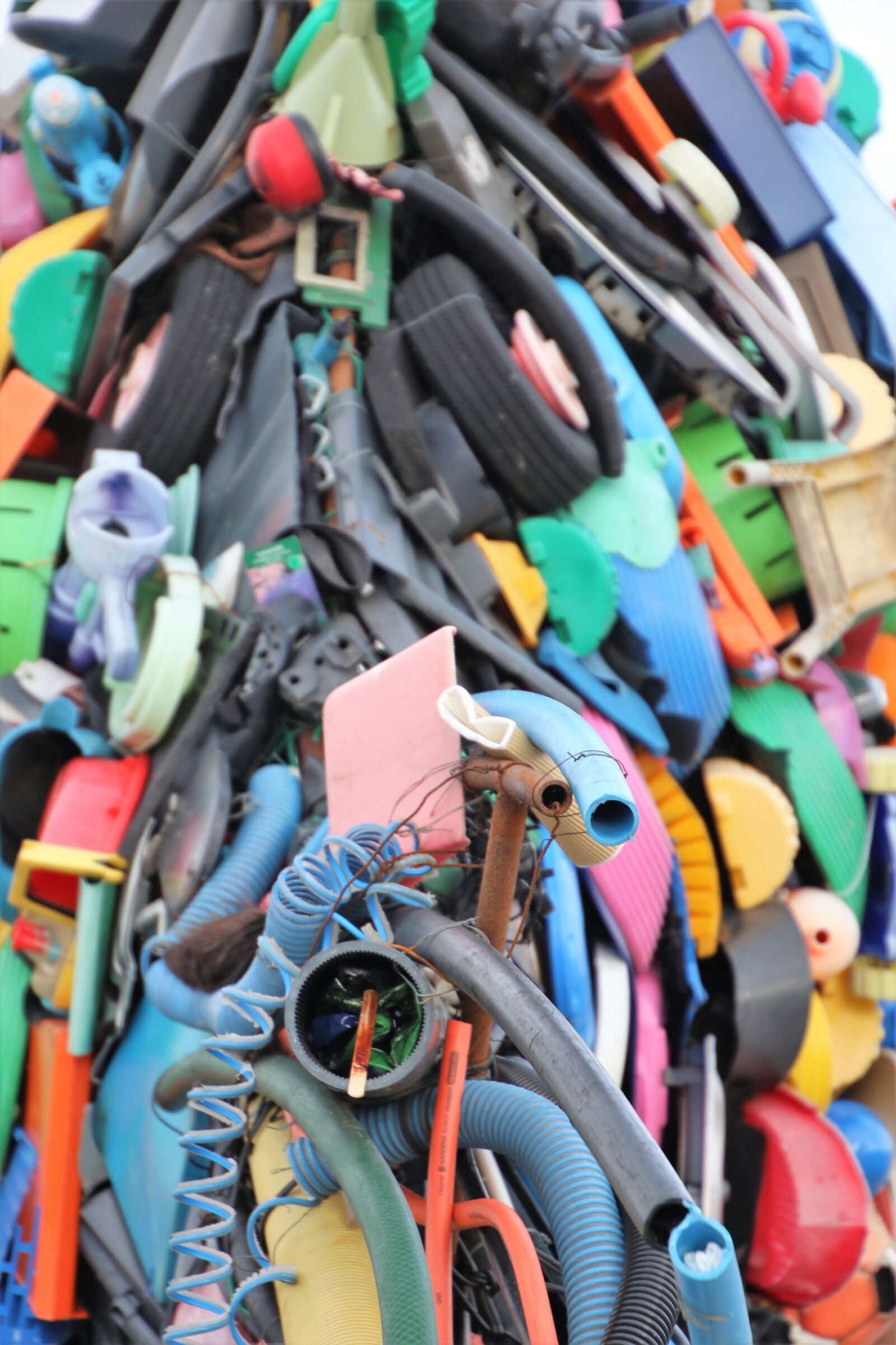 Canon EOS 7D Mark II sample photo. Art, colorful, plastic, recycling photography