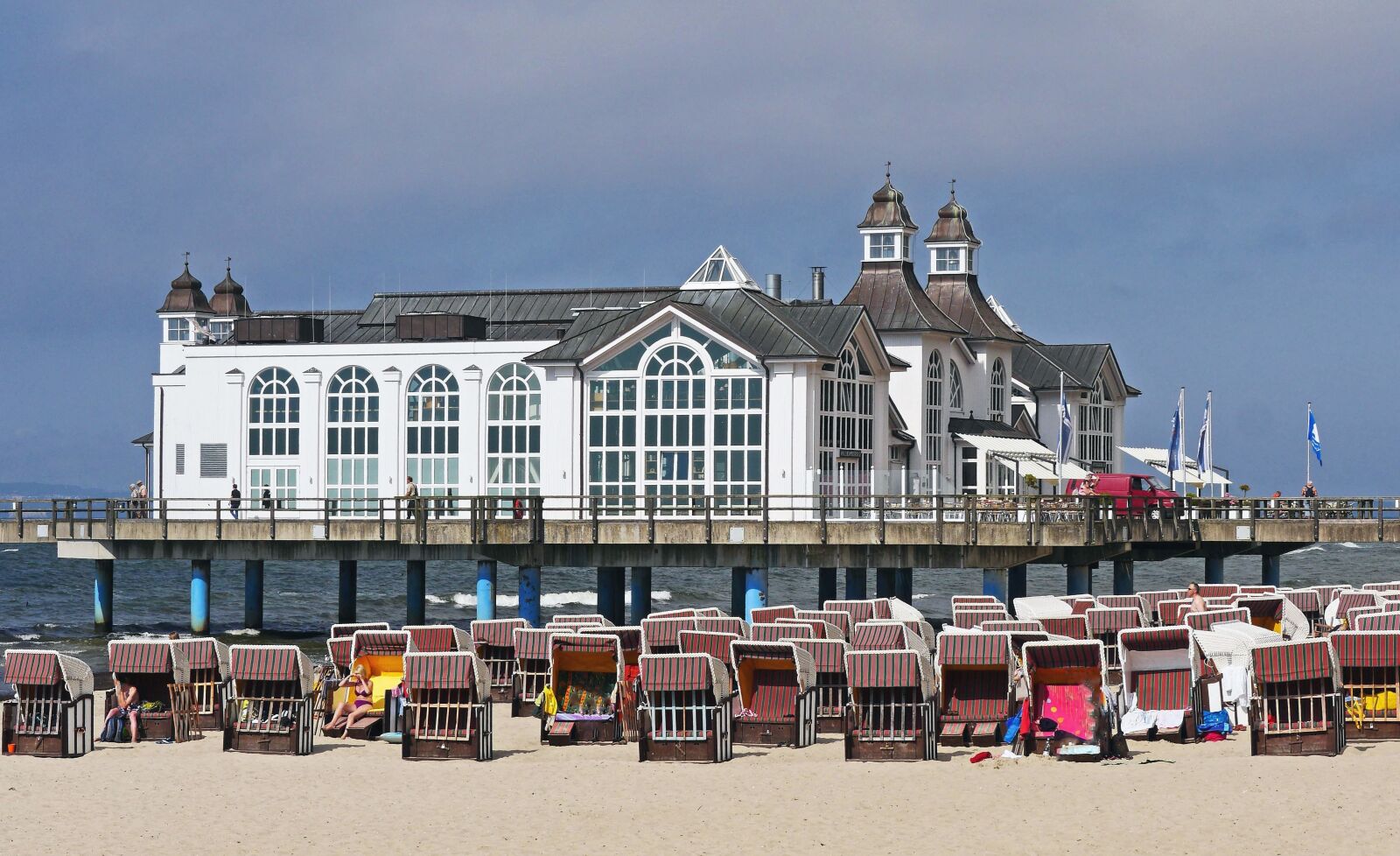 Panasonic Lumix DMC-GH3 sample photo. Architecture, building, construction, beach photography
